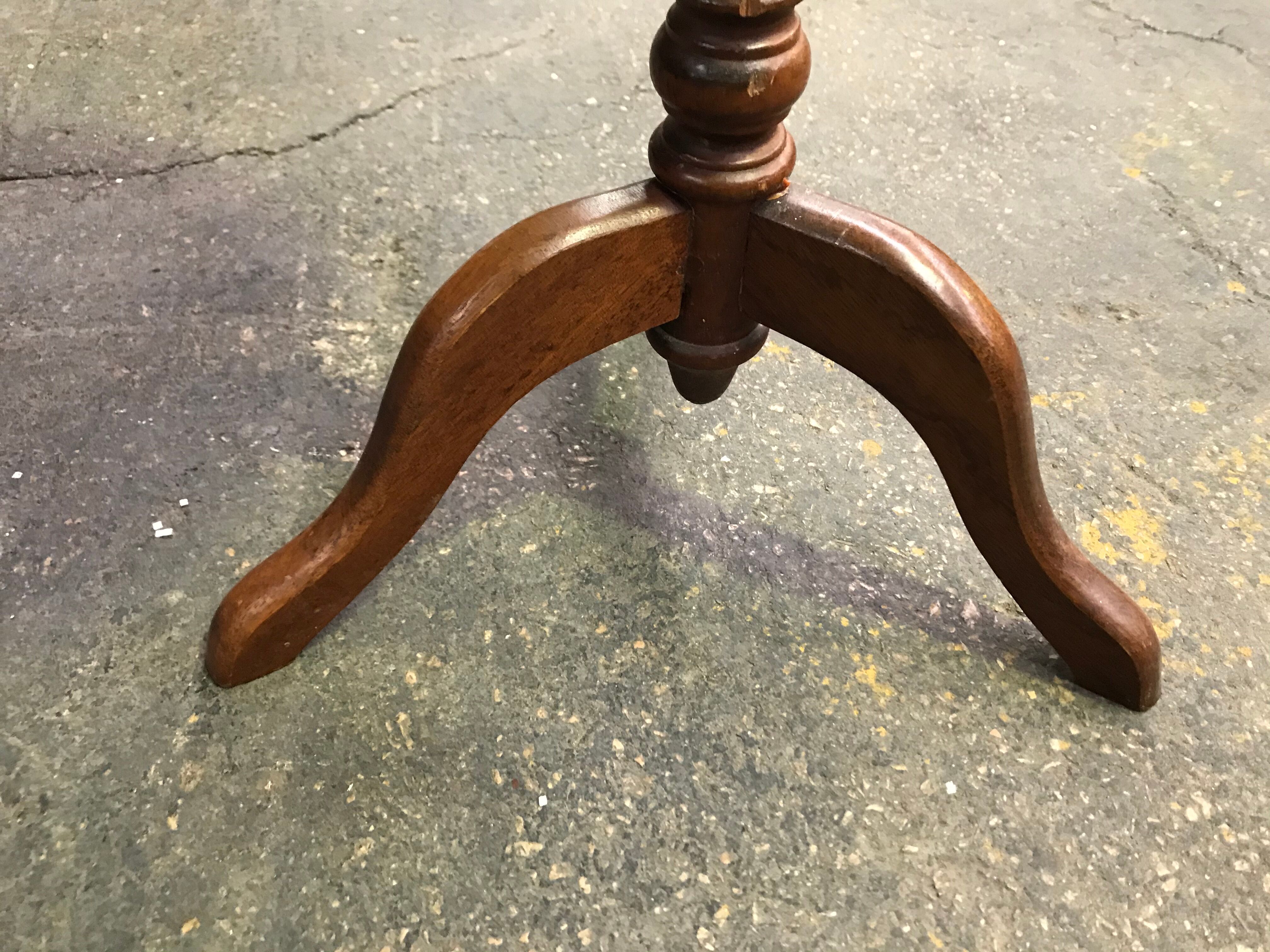 Side table tripode marble & brass