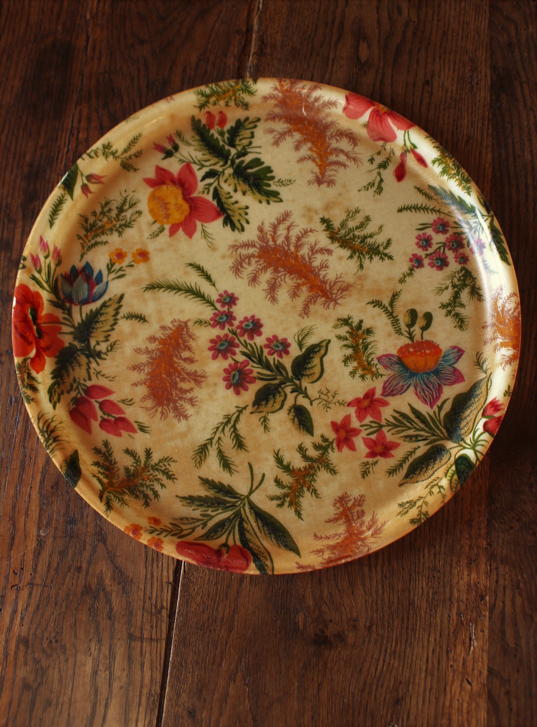 Round top vintage plastic flowers