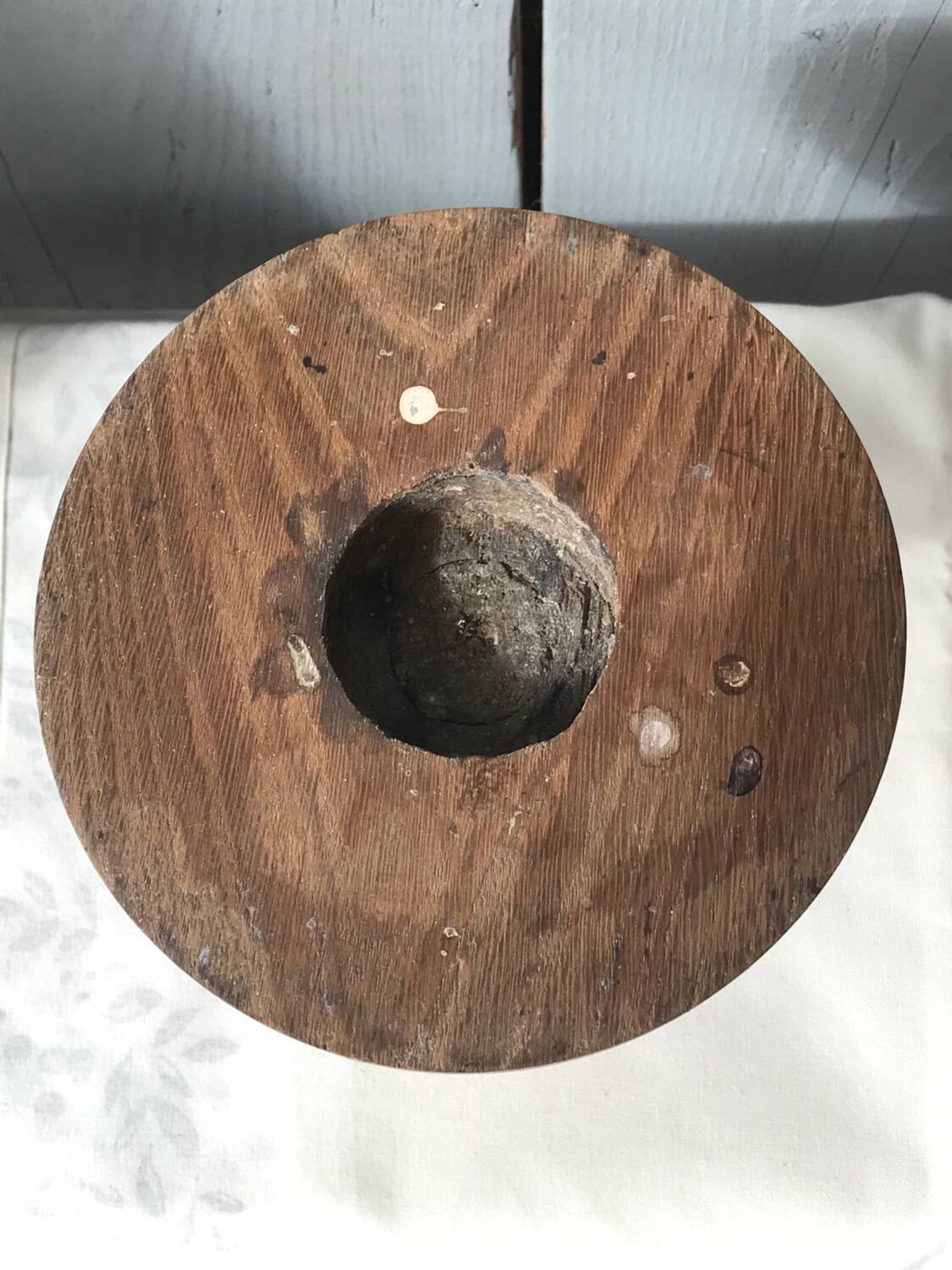 Paire de bougeoirs en bois, années 1950