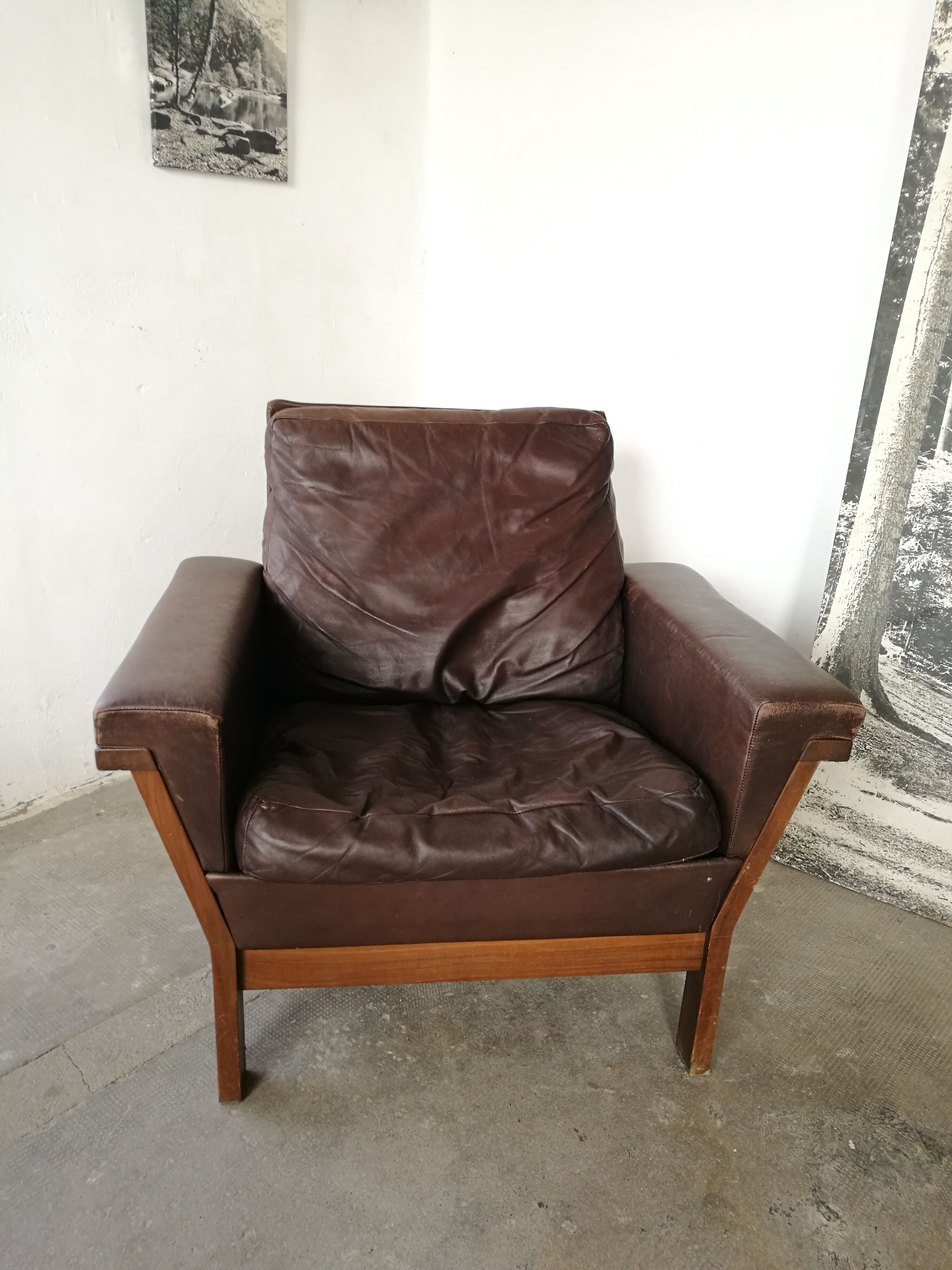 Leather armchair design 1980