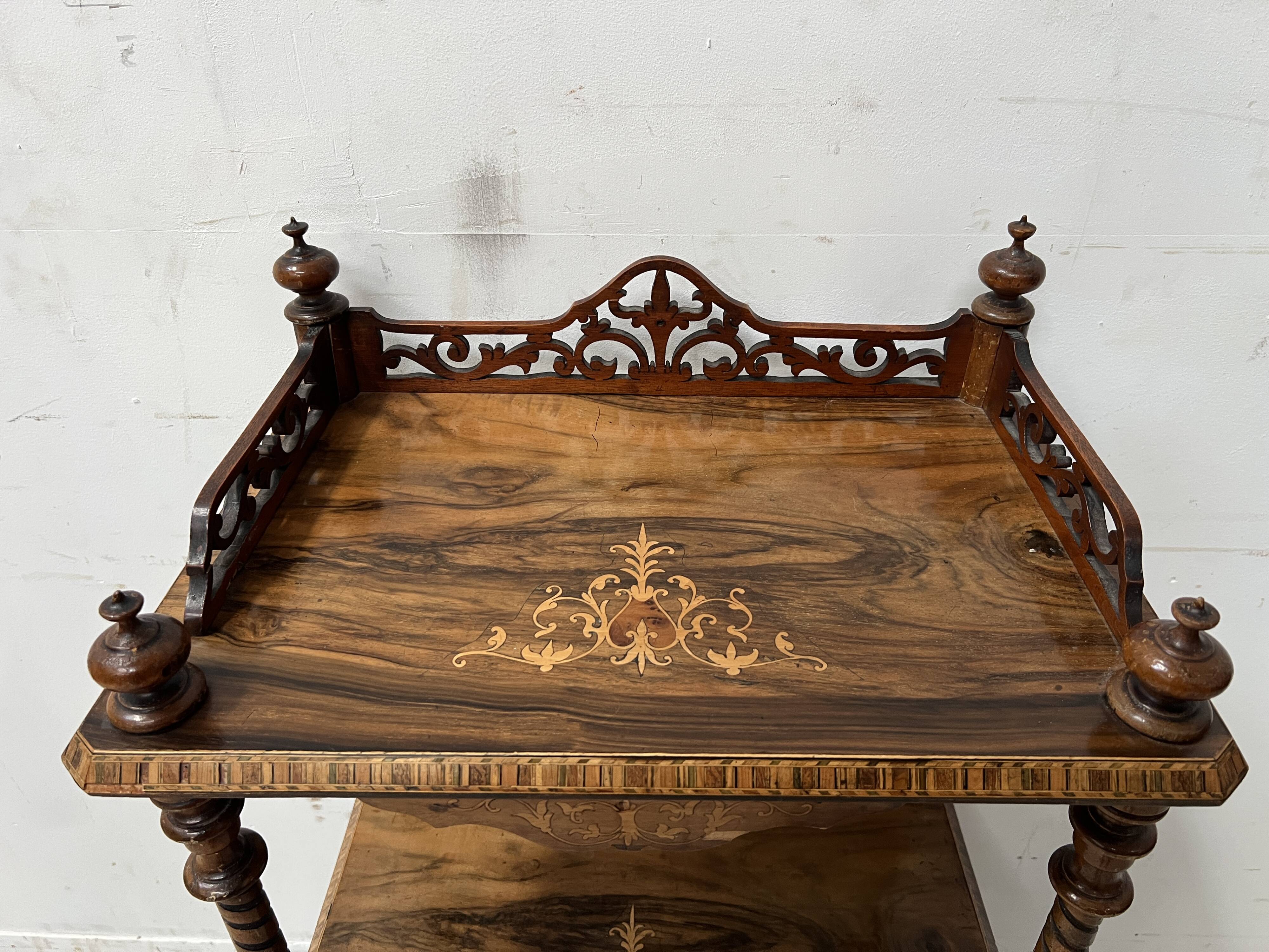 Napoleon III display stand in marquetry mahogany, 19th century.