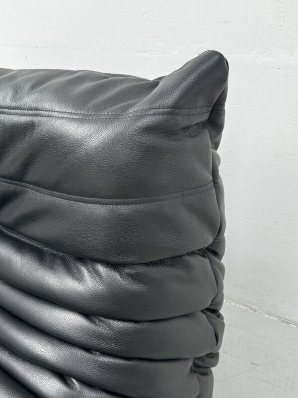 Ensemble de salon Togo français en cuir noir par Michel Ducaroy pour Ligne Roset, ensemble de 3 pièces
