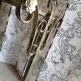 Clothes hanger in metal