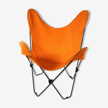 AA oui Butterfly chair by Jorge Hardoy Ferrari Pliable.