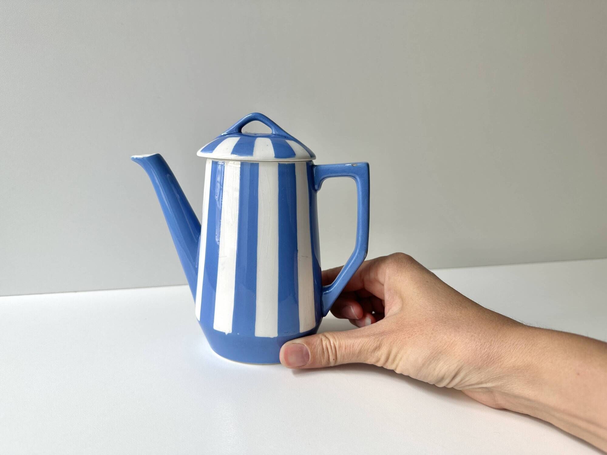 Small art deco coffee pot fox trott sarreguemines 1930s