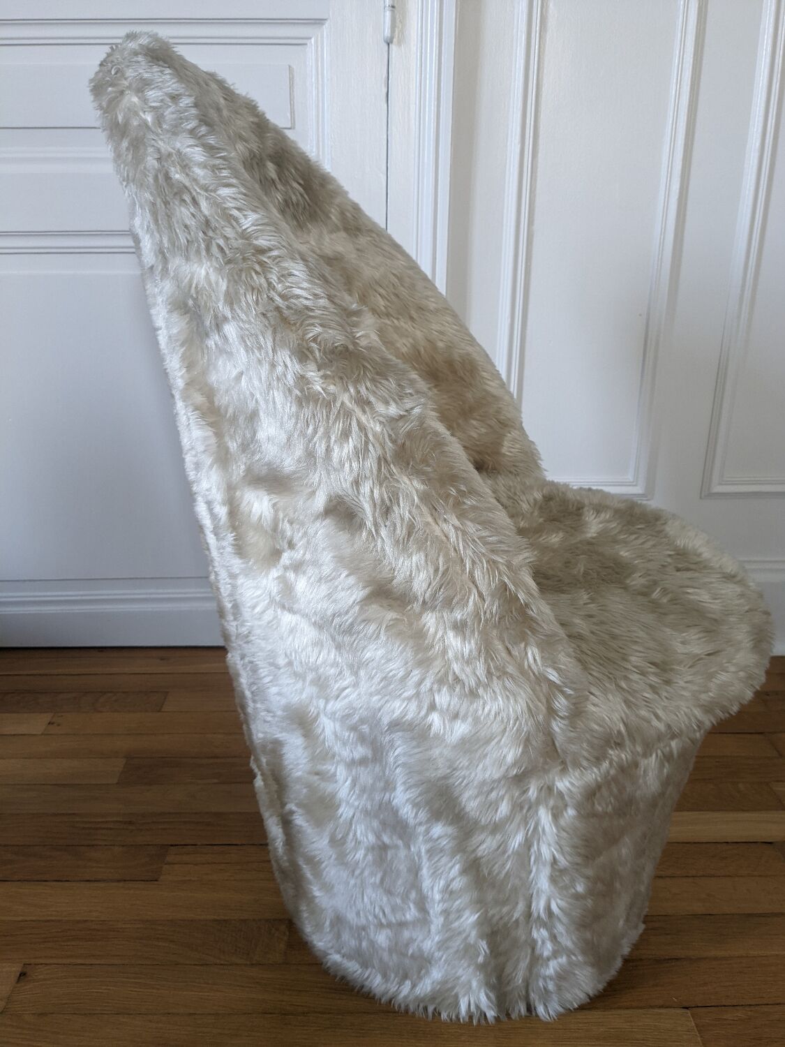 Beige moumoute armchair