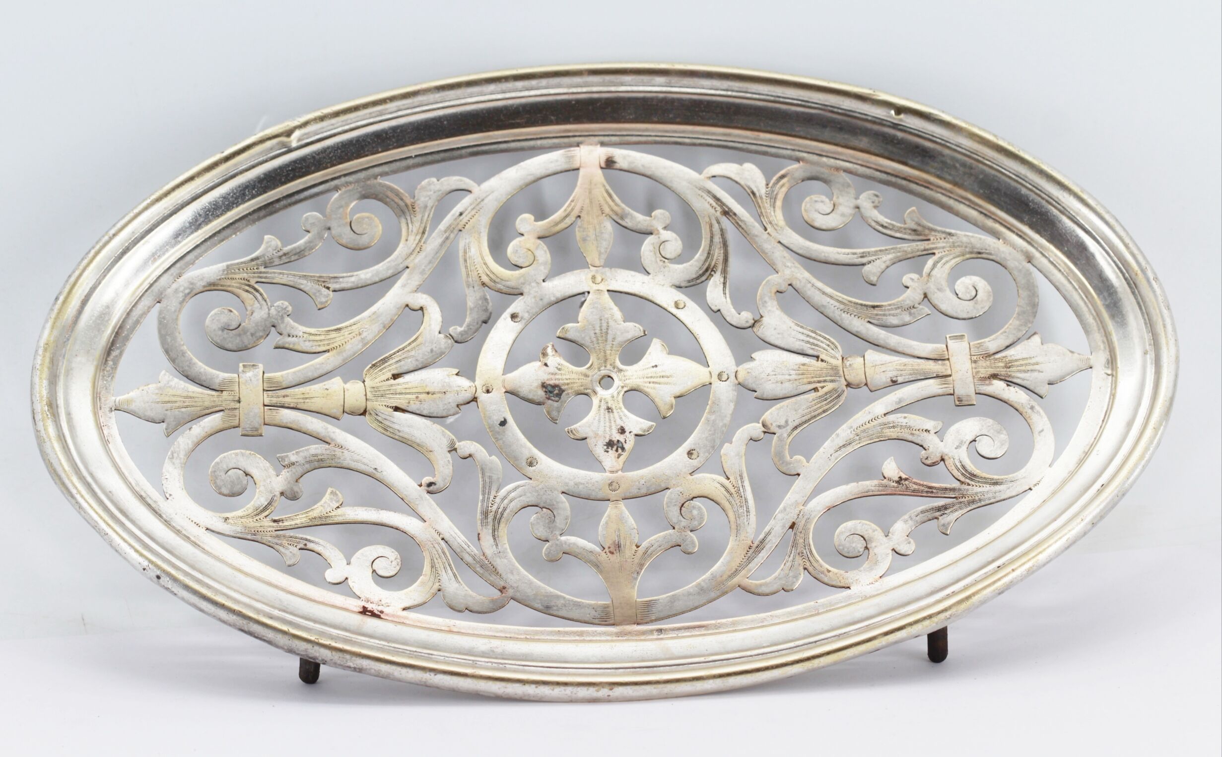 Old underside of flat cailar bayard