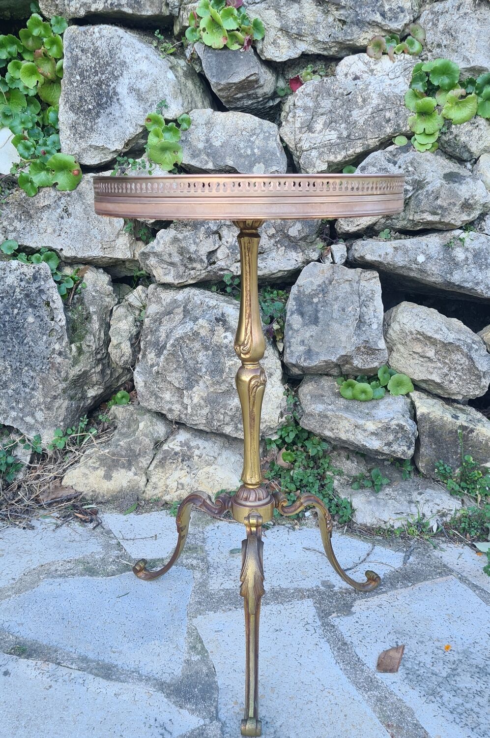 Small gueridon with marble plaque