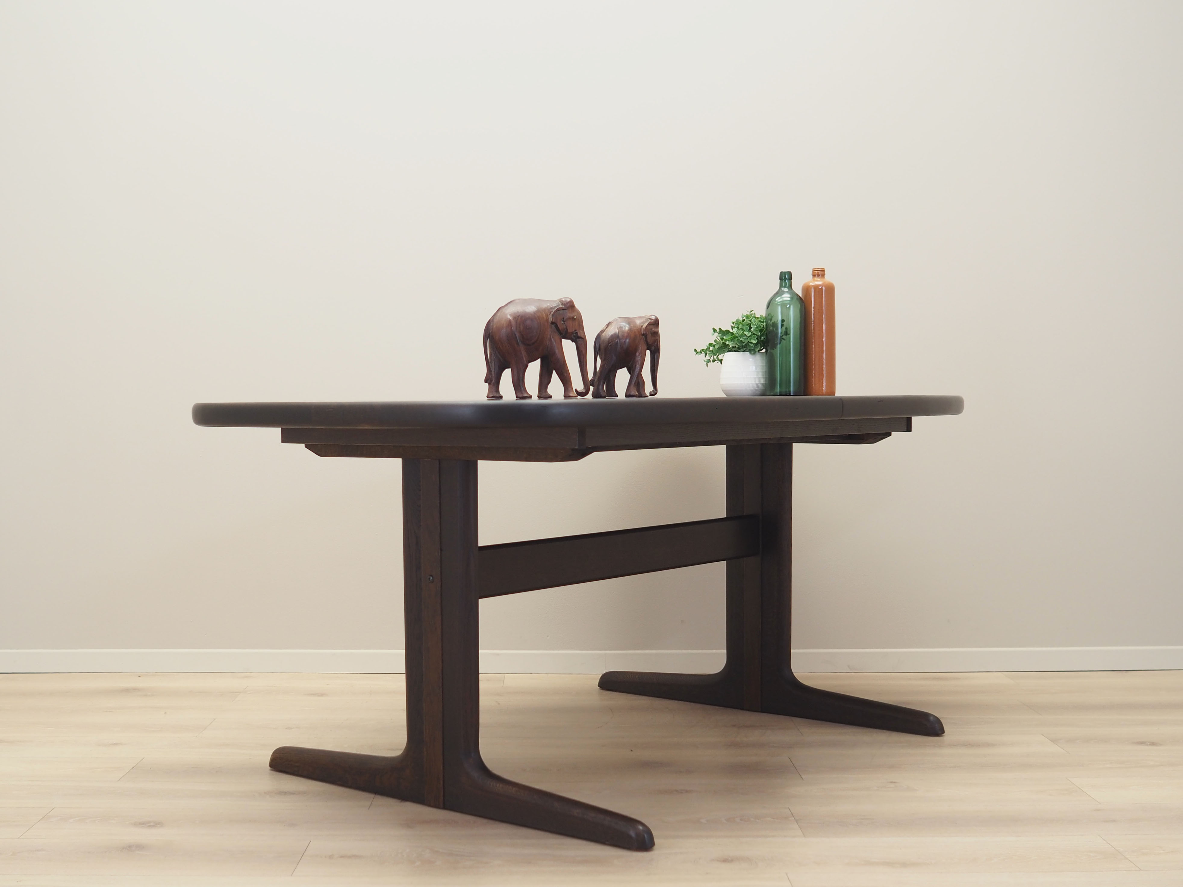 Oak table, Danish design, 1970s, manufacturer: Skovby