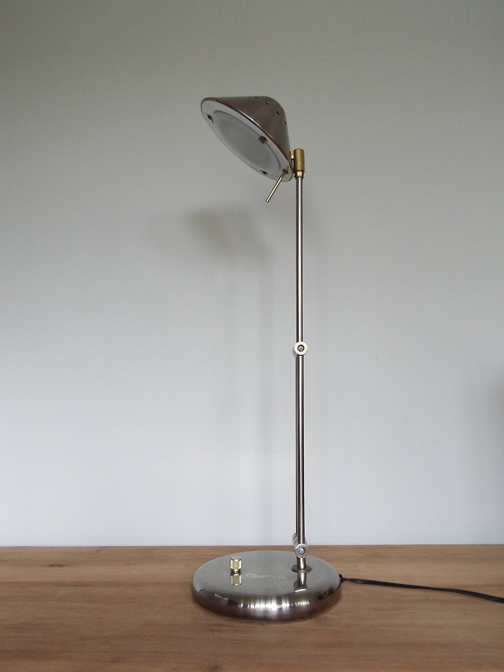 Tensor articulated desk lamp