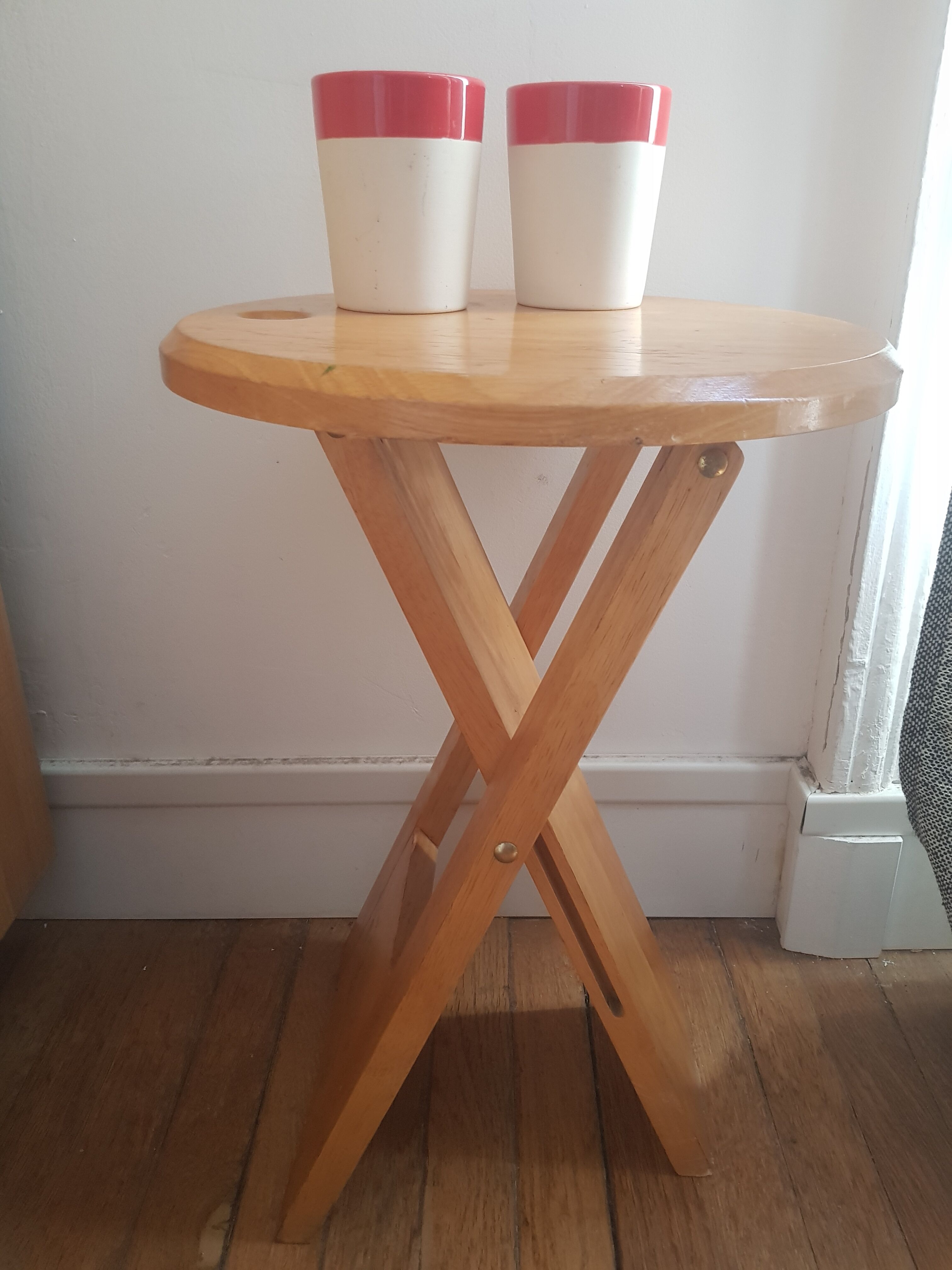 Suzy tabouret by Adrian Reed