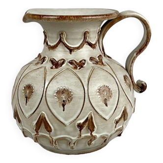 Large pitcher carafe
