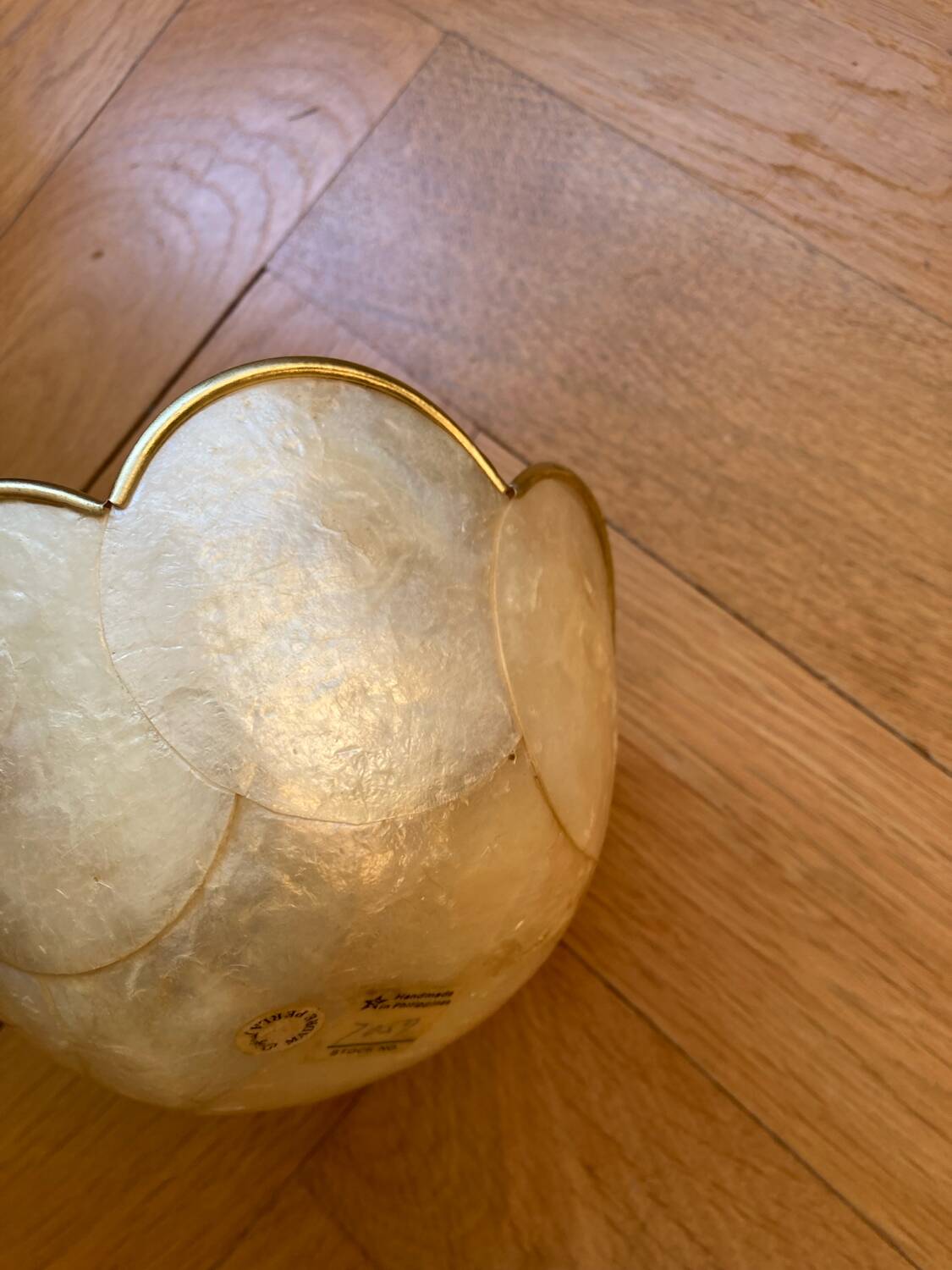 Mother-of-pearl cup