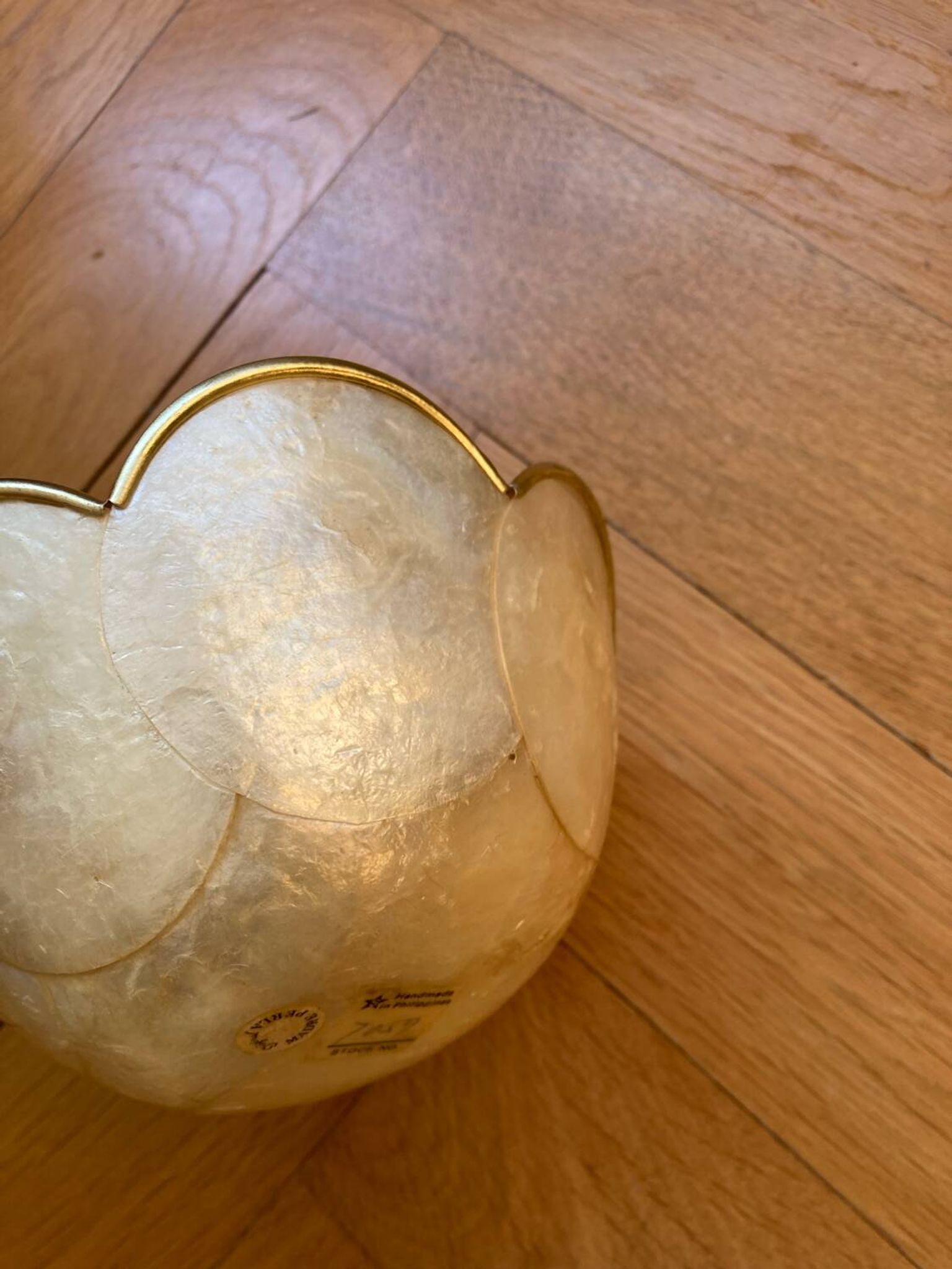 Mother-of-pearl cup