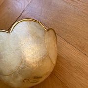 Mother-of-pearl cup