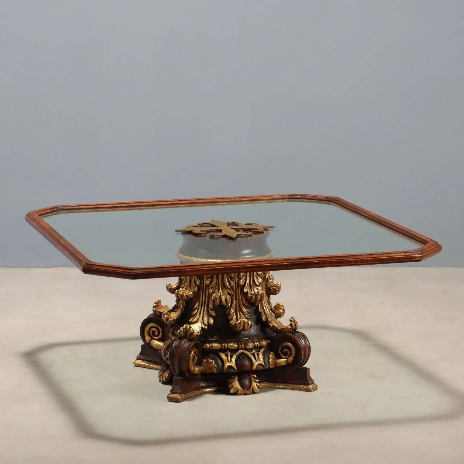 Table basse ancienne en verre et bois, Italie, XXe siècle