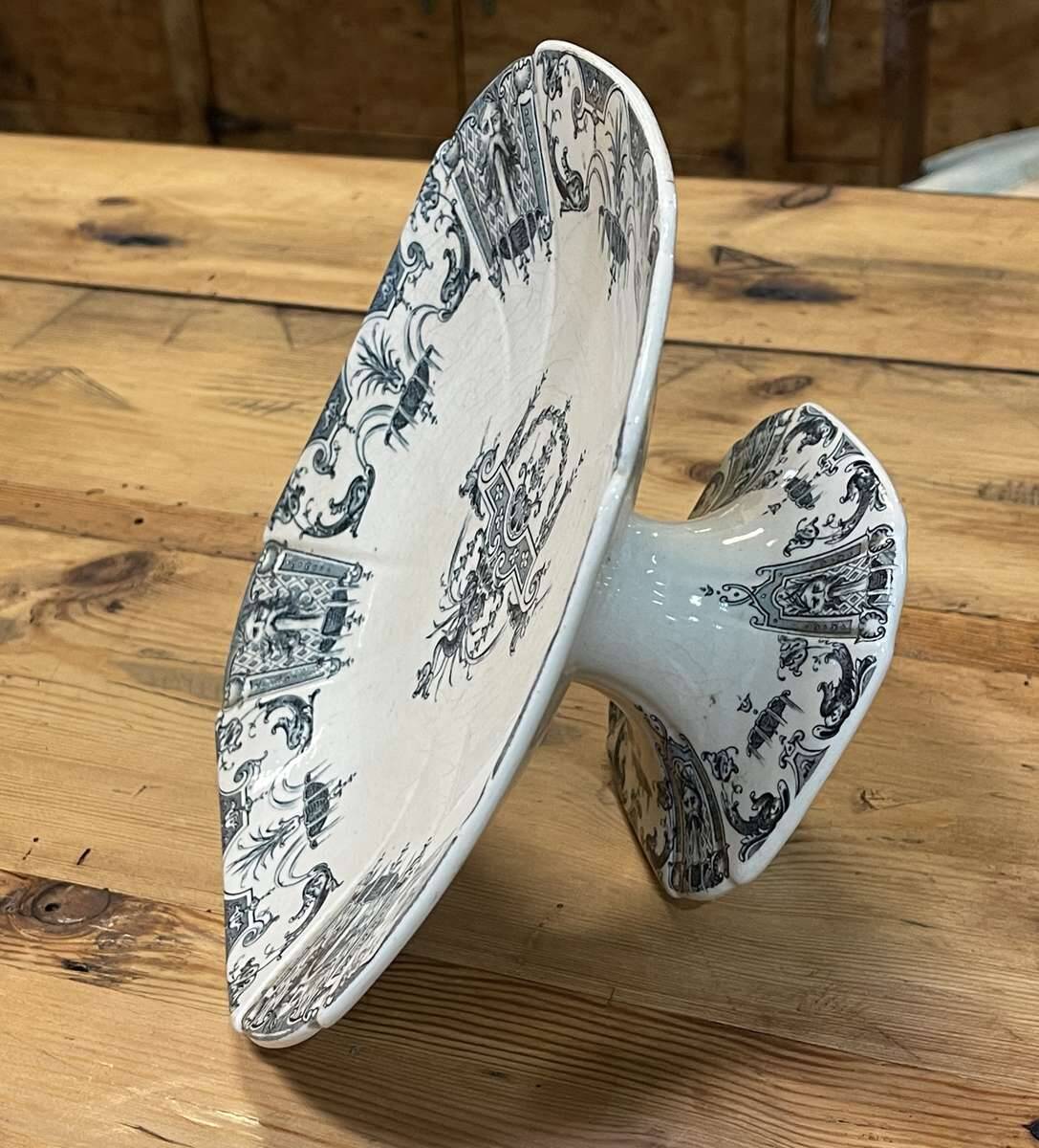 Gien earthenware fruit bowl with Mascaron decoration - early 20th century