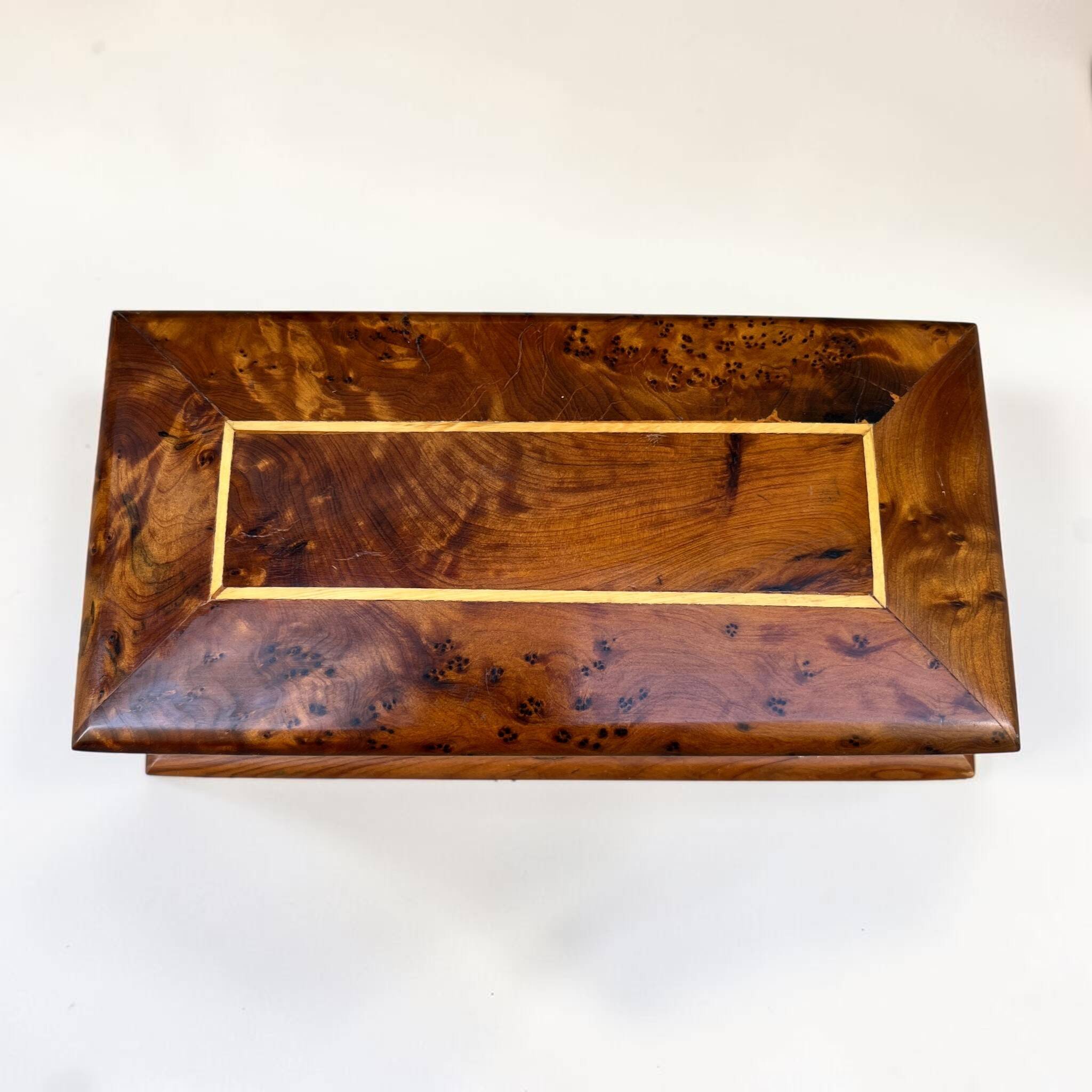 Moroccan jewellery box made of thuya wood - bohemian chic jewellery case