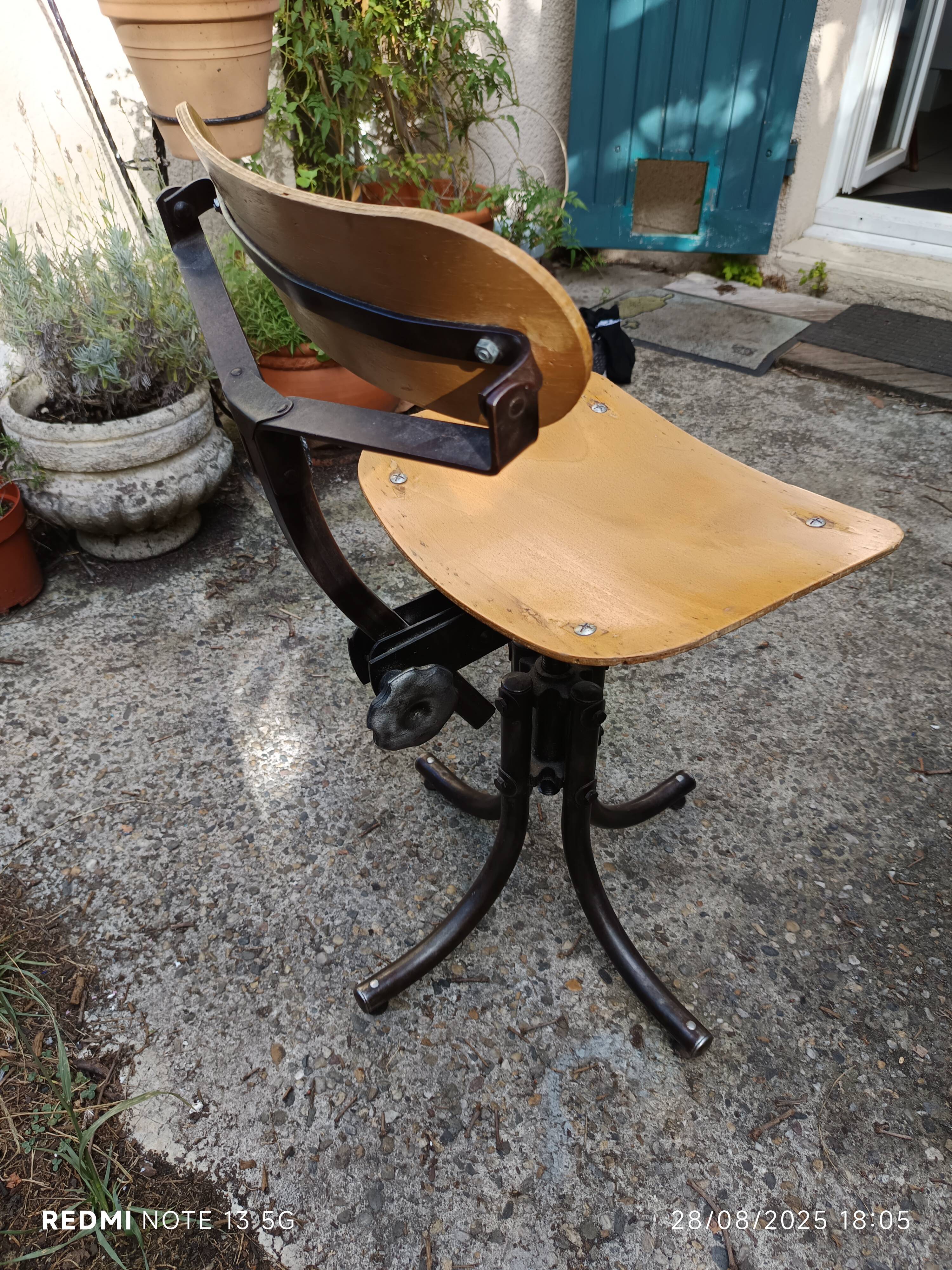 Workshop chair by the Biénaise brand, 1948