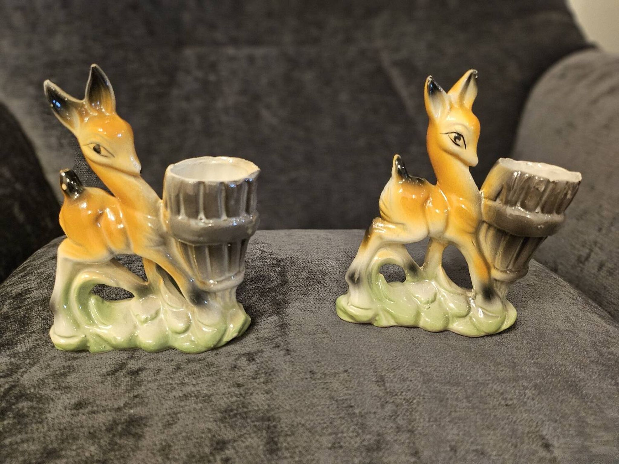 Pair of deer trinkets