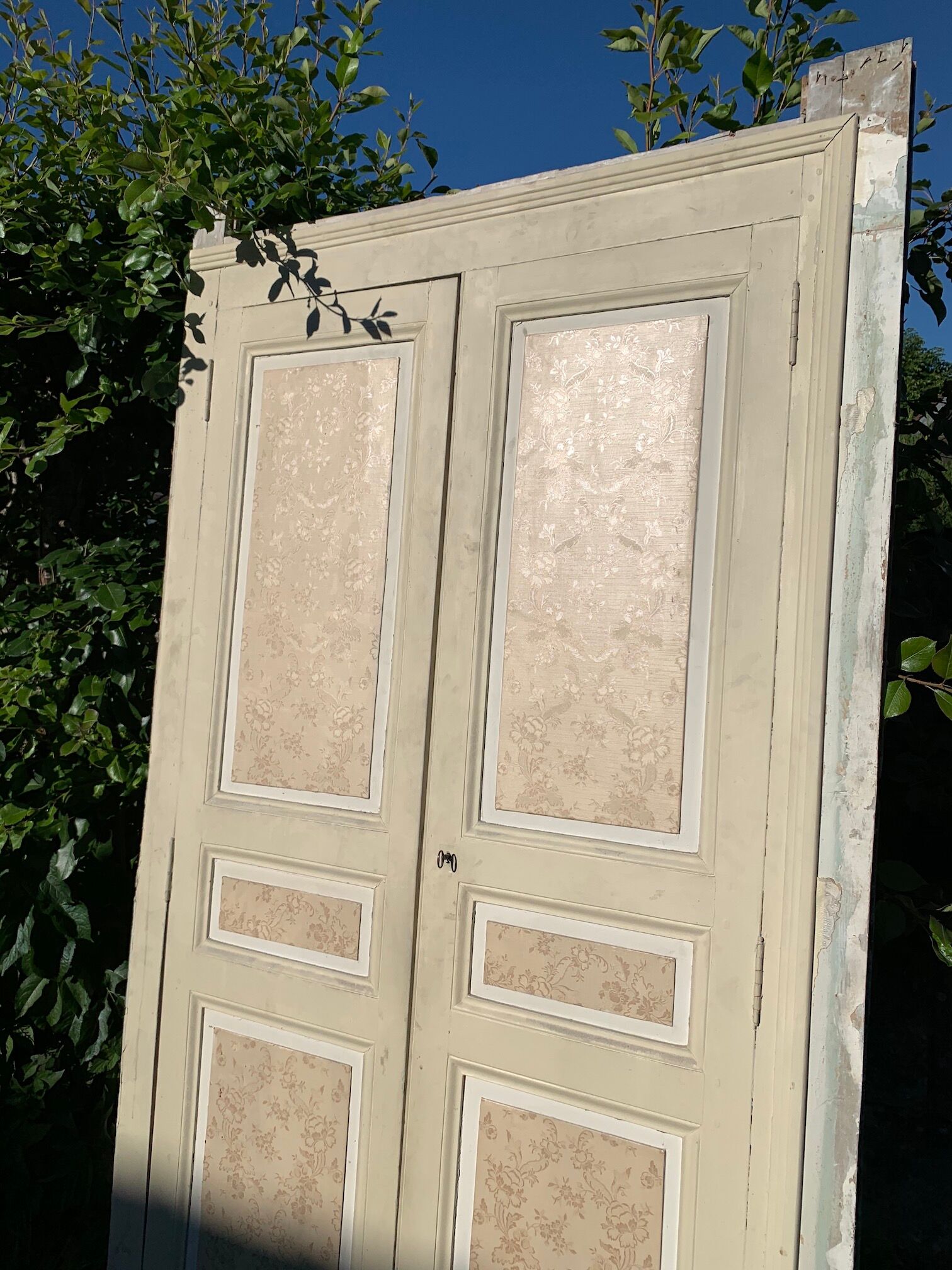 Double closet door