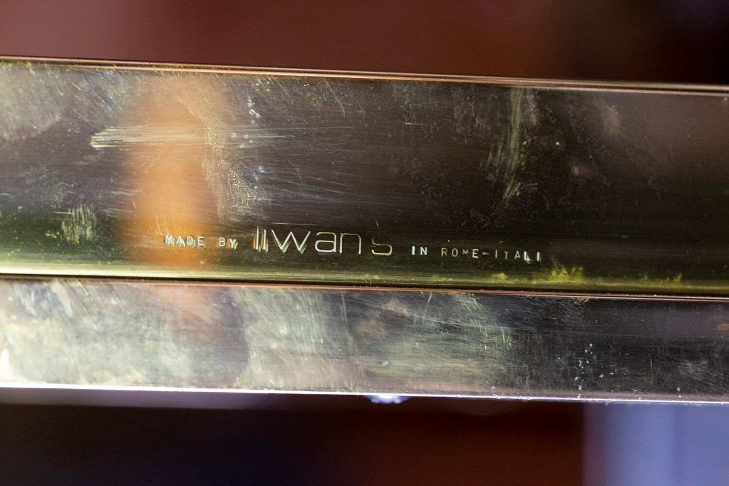 House Iiwans pair of pieces of sofa in gilded brass, 1970s