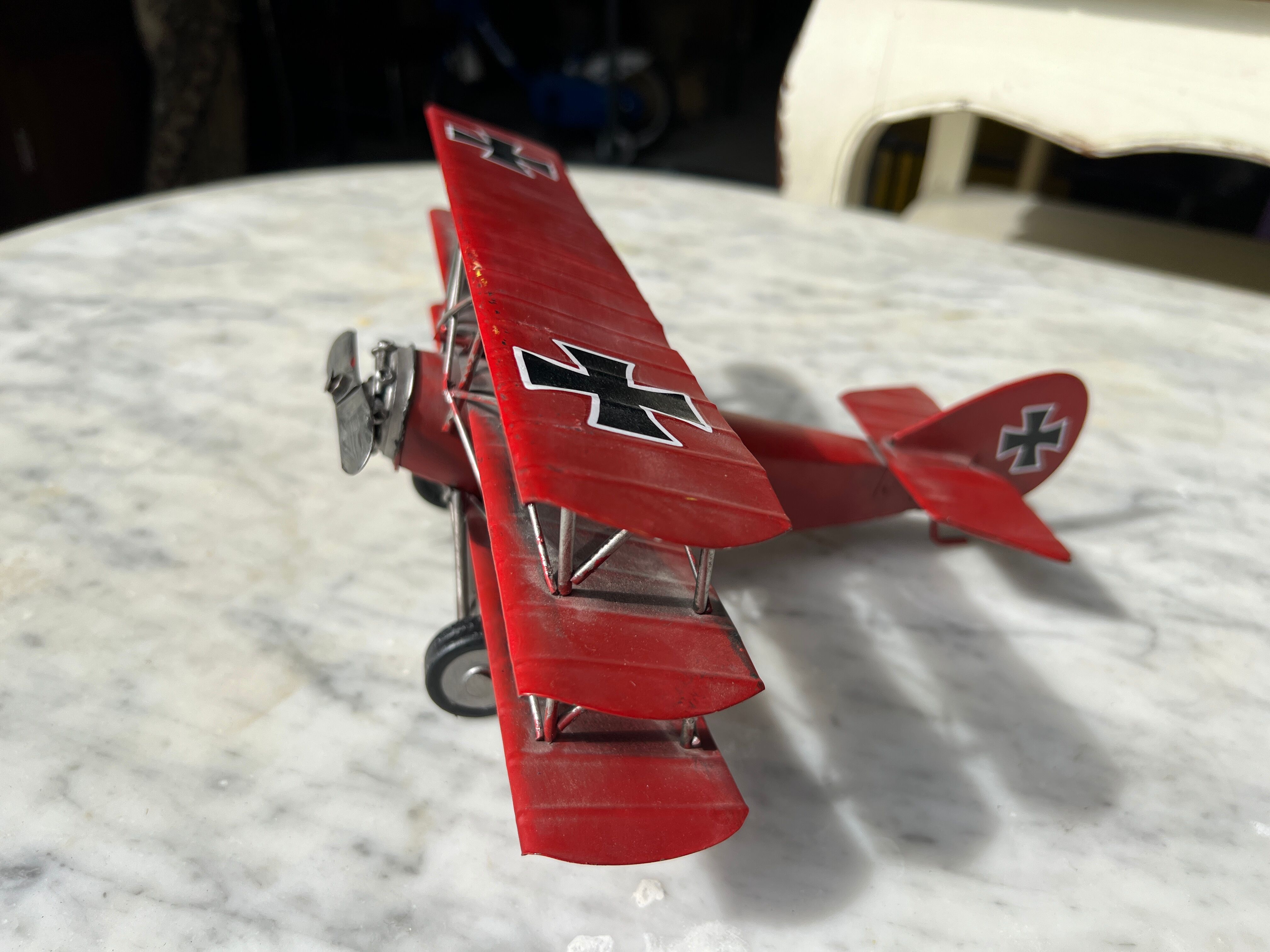 Three-level metal aircraft