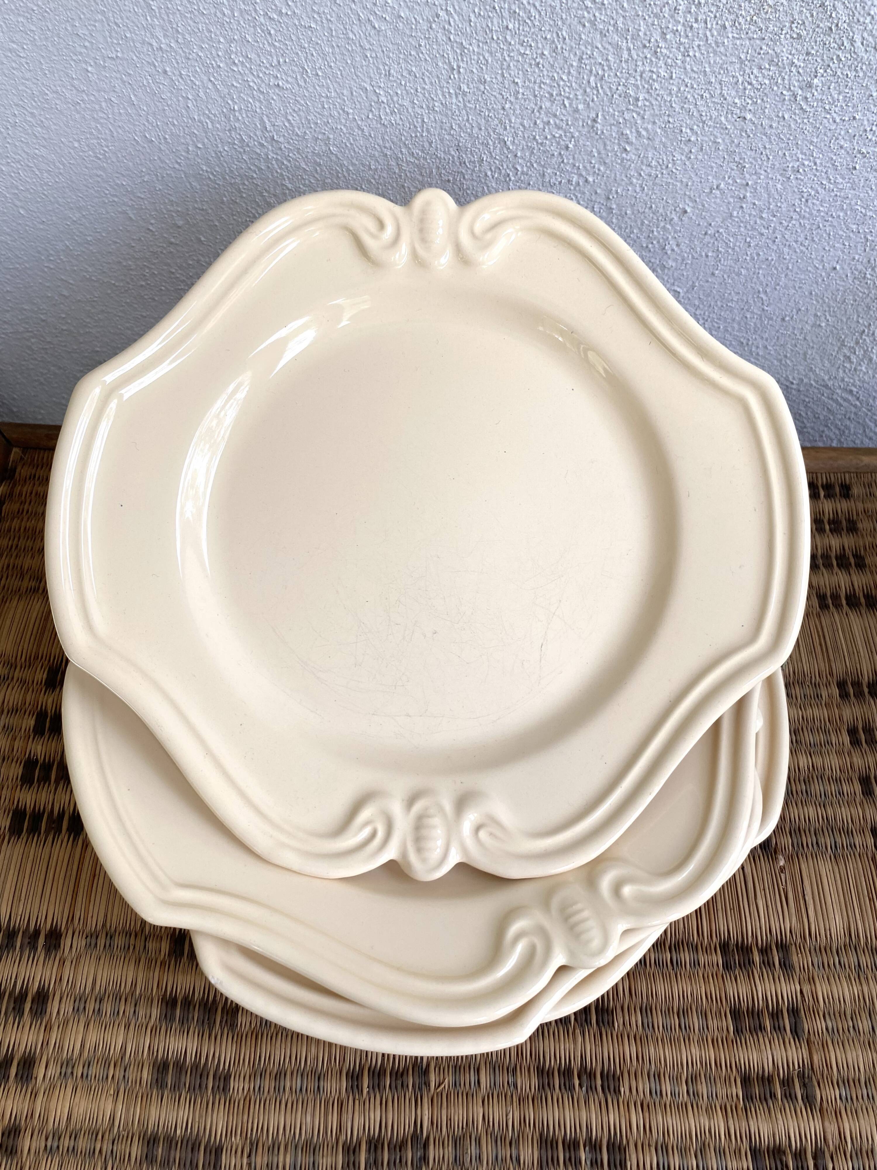 4 ceramic plates