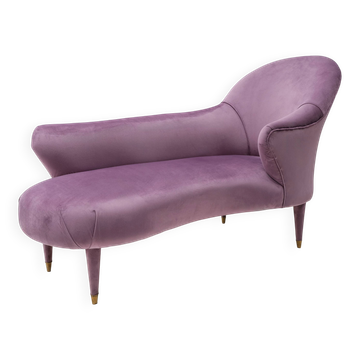 Dormeuse de style italien des années 50 en velours mauve avec pieds en laiton