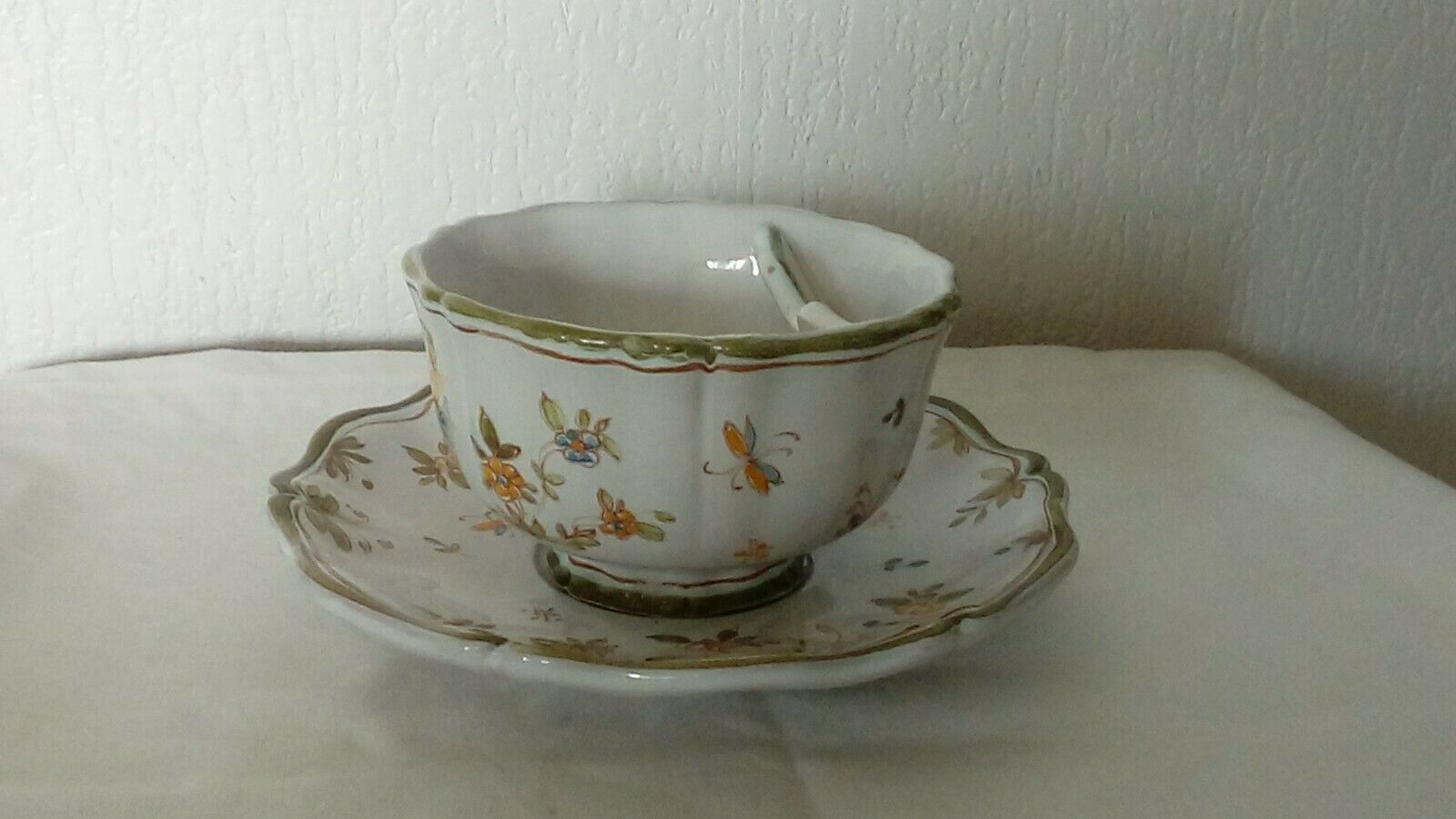 Lallier moustier faience mustache cup