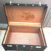 Antique vintage wooden travel trunk dating from the 1880s/1920s