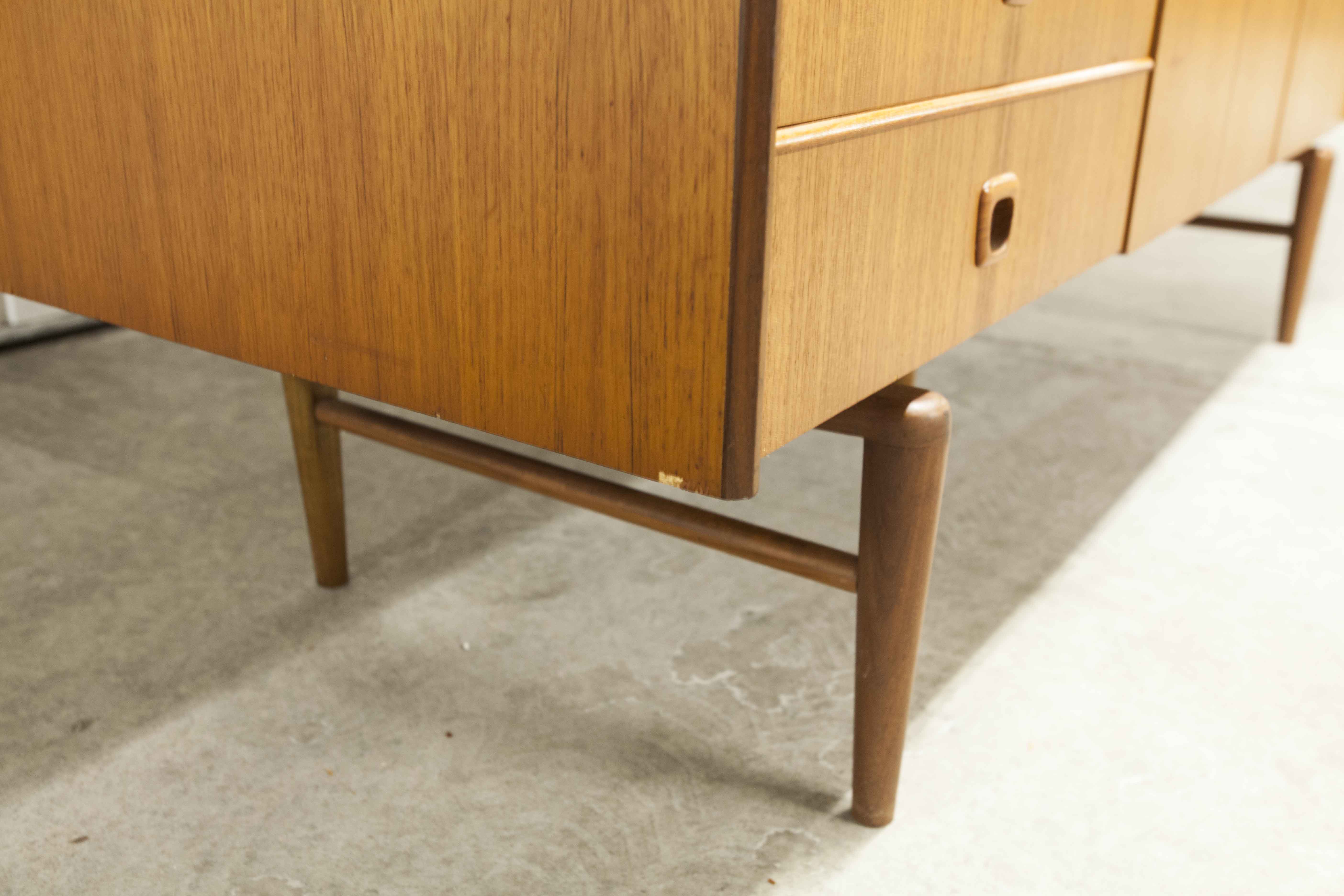 Armoire teck des années 60 Simat Meubles