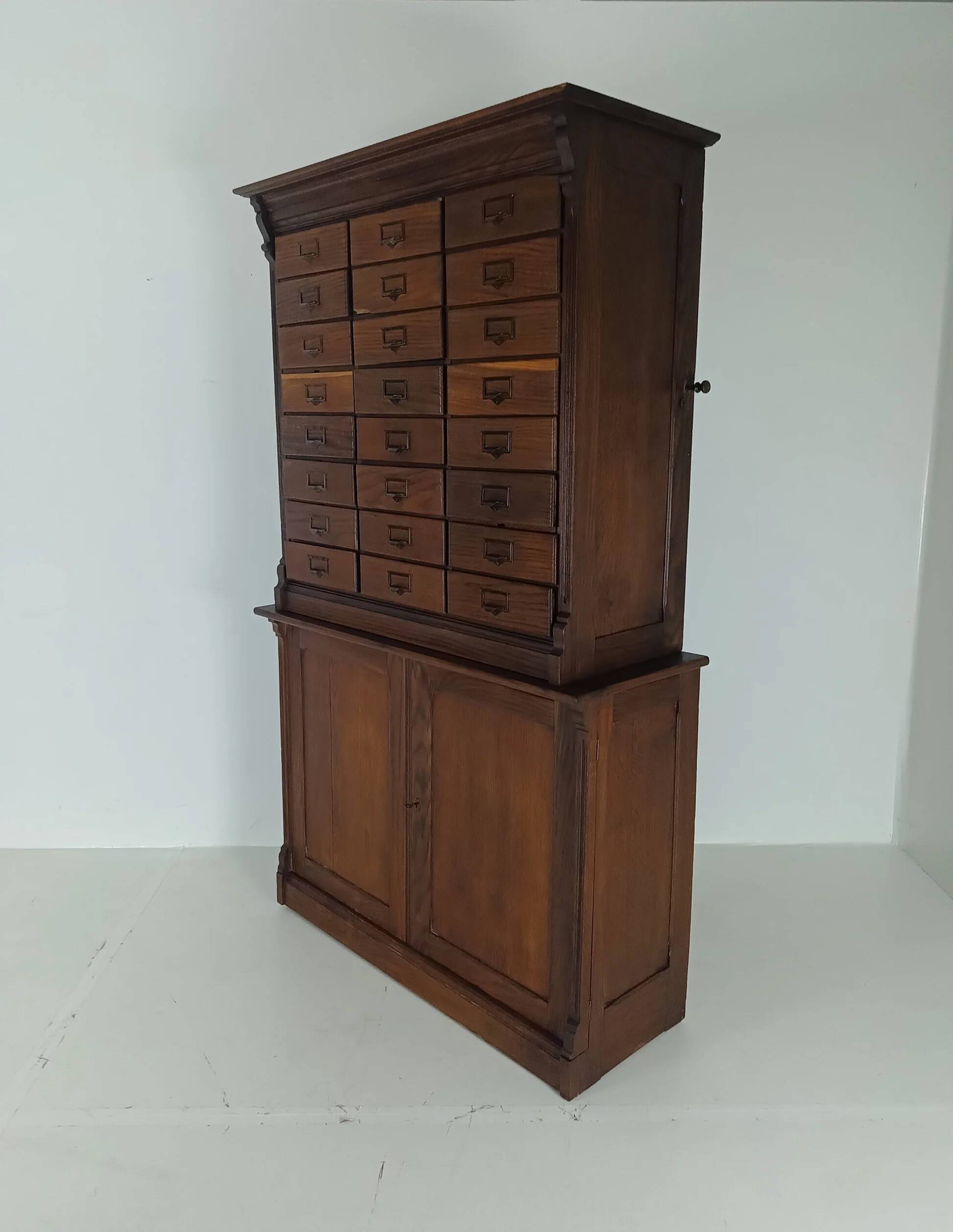 Cabinet de notaire ancien