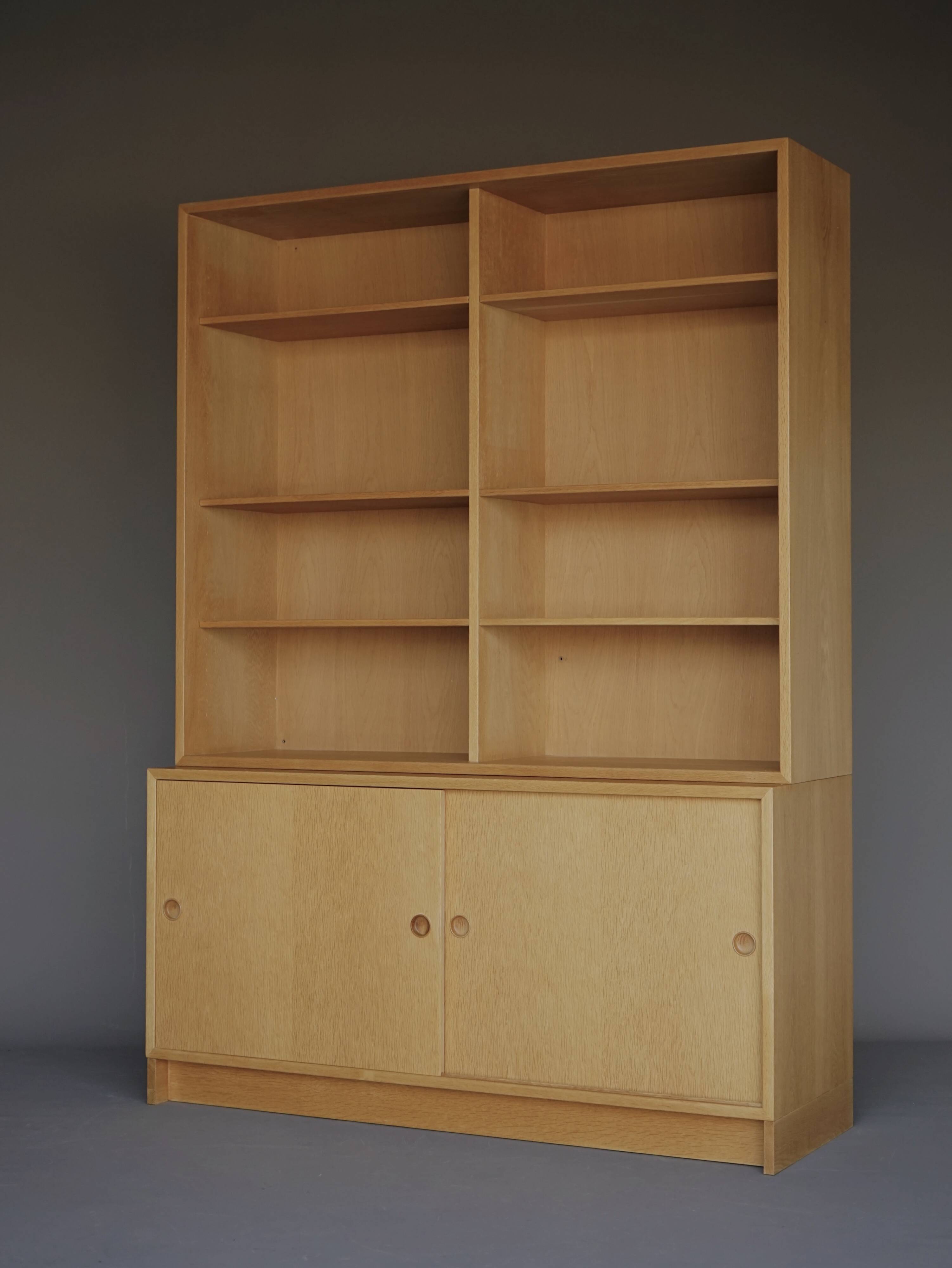 Oak Bookcase by Børge Mogensen for Karl Andersson & söner. Sweden, 1960s