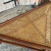 Table Basse Triangulaire Bambou Rotin + Plateaux Cannées Modèle Unique