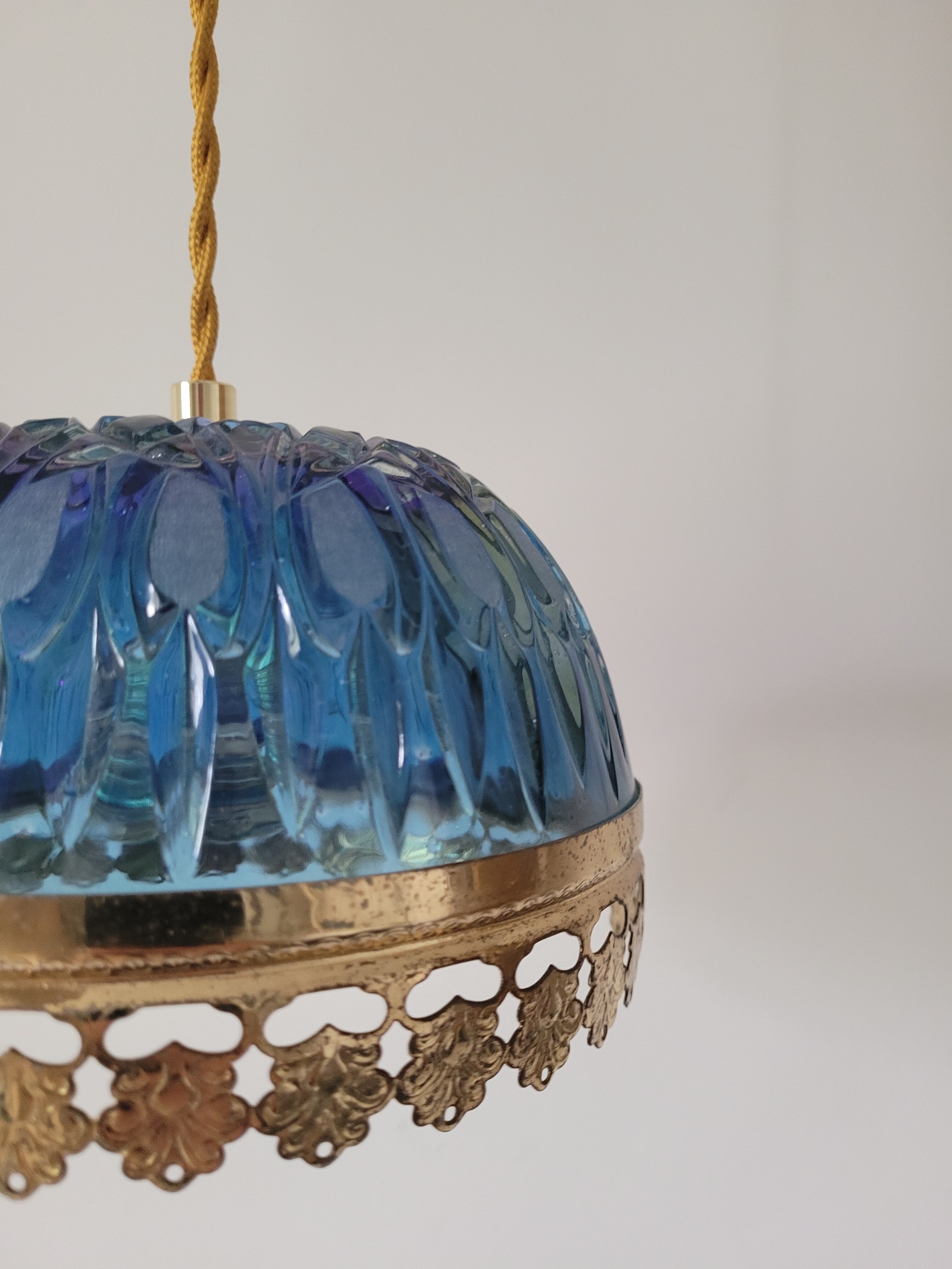 Blue glass suspension