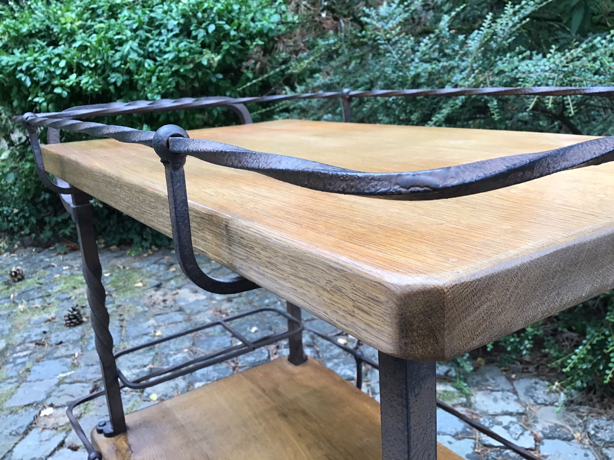 Rolling service in solid oak and wrought iron