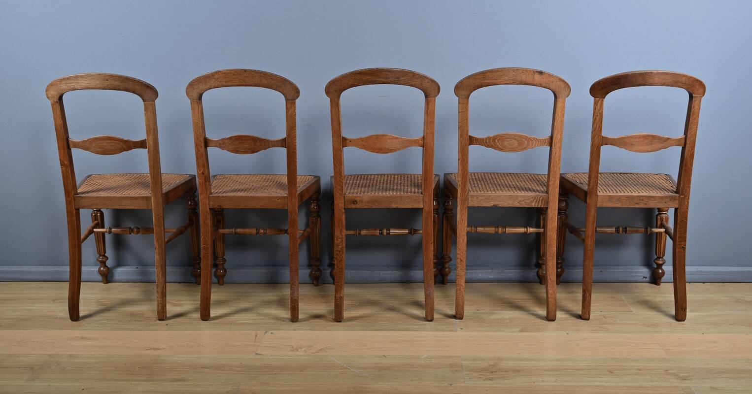 Set of 5 solid oak chairs, Louis Philippe period – 2nd half of the 19th century.