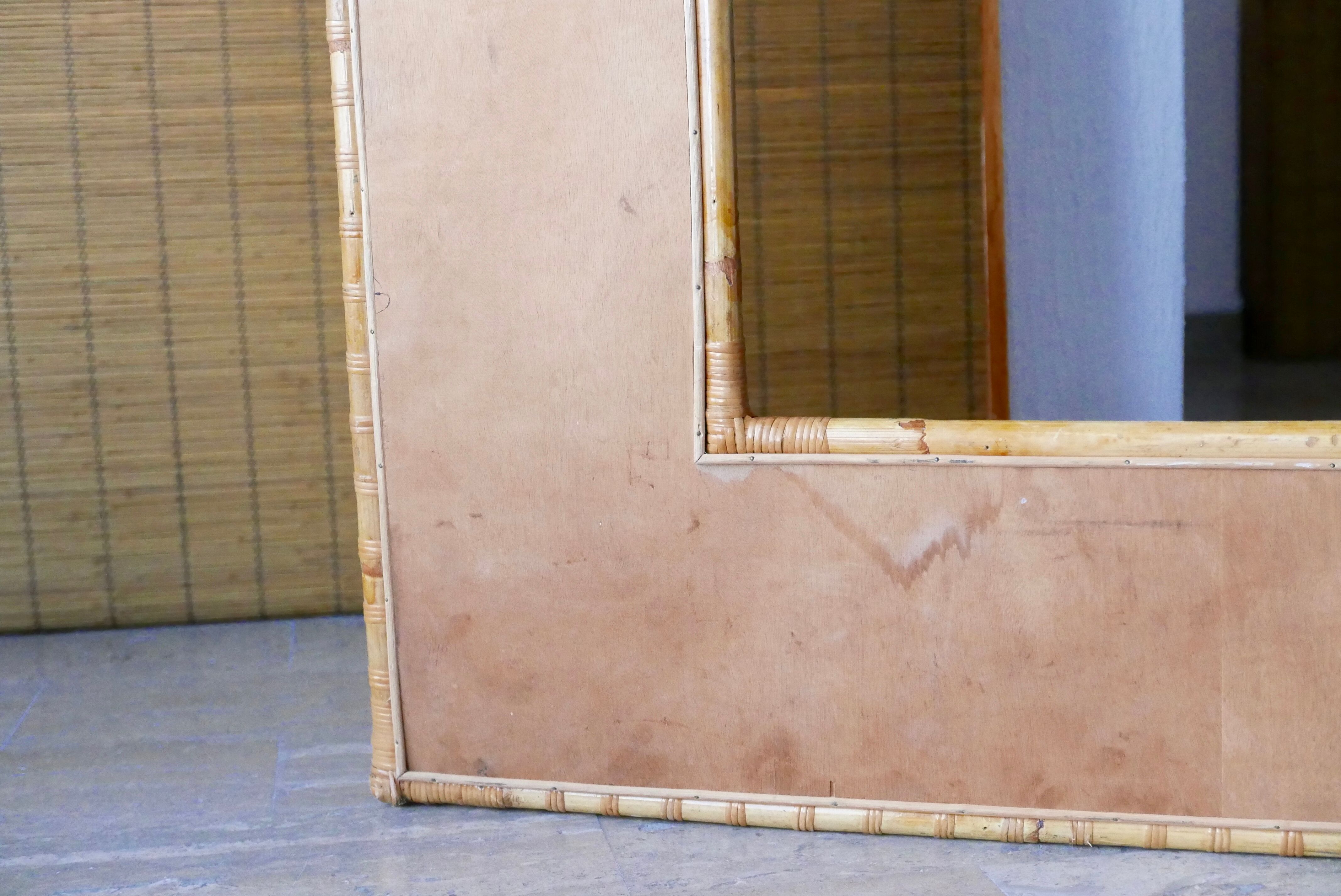 Etagère murale d'angle en rotin 200 x 100 années 50