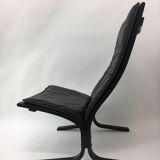 Mid-Century design black leather lounge chair by Ingmar Relling for Westnof
