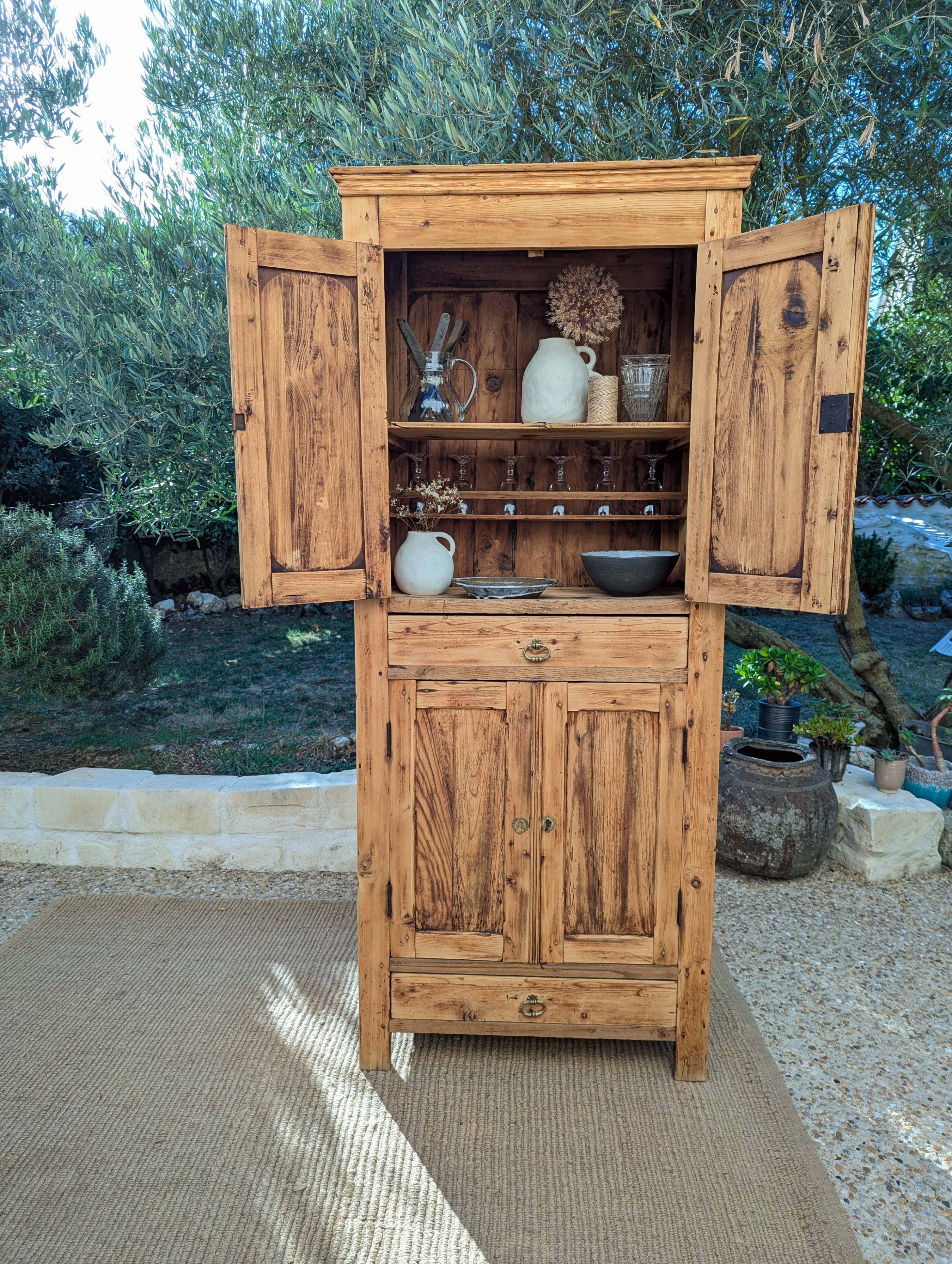 Standing man's wardrobe