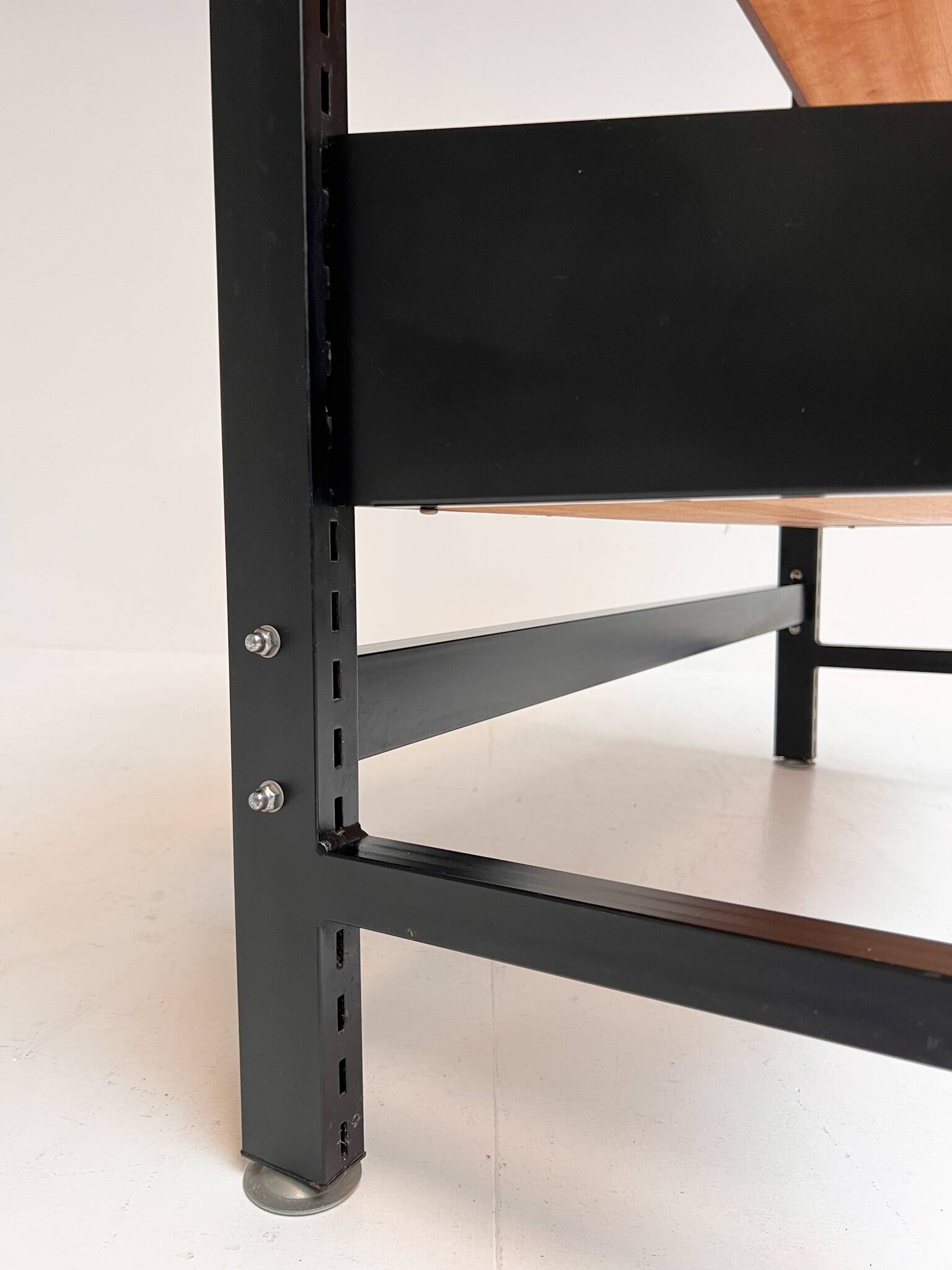 Freestanding and adjustable vintage wall unit, 1960s