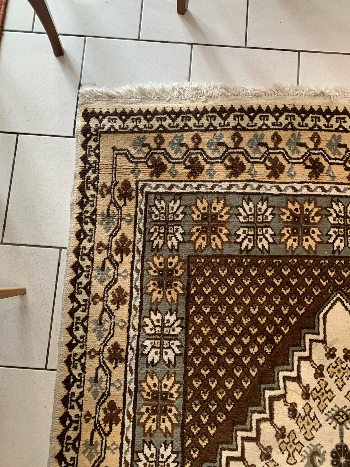 Vintage Persian oriental wool rug