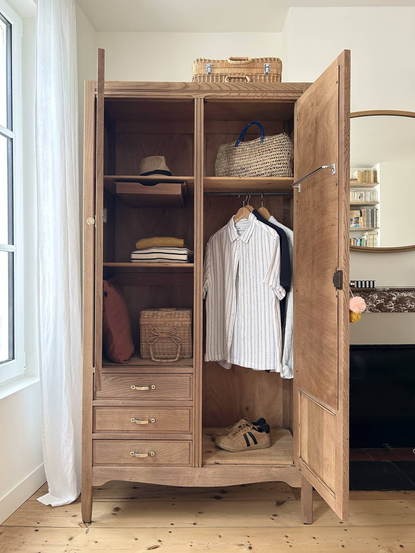 Armoire Parisienne en chêne brut 
