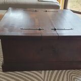 Table basse, coffre en bois massif