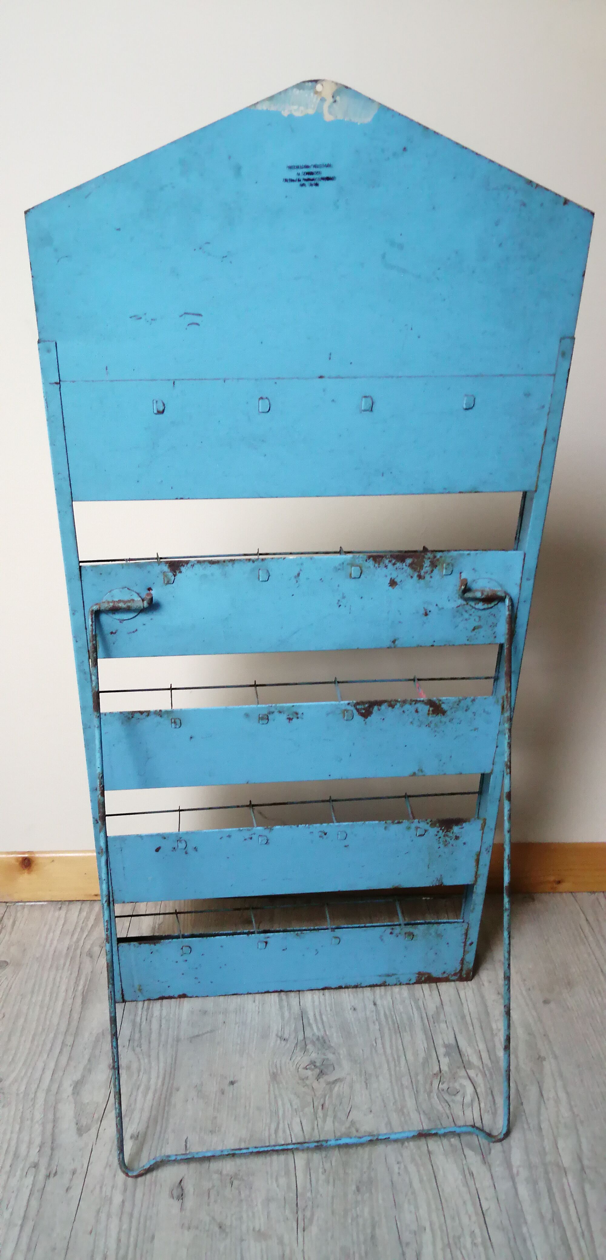 Antique display for eclor seed sachet