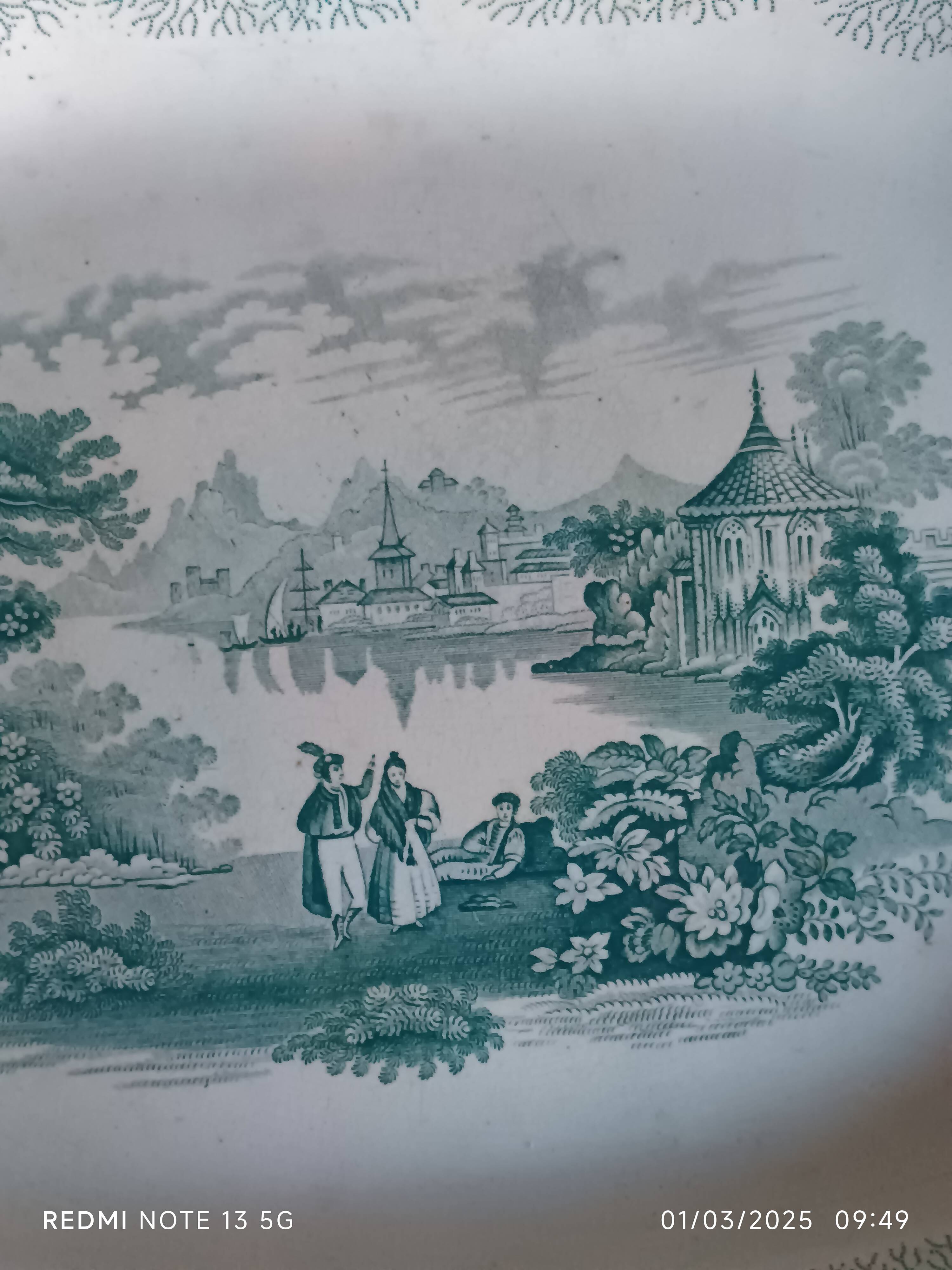 large 19th century earthenware dish and plates with Chinese decor