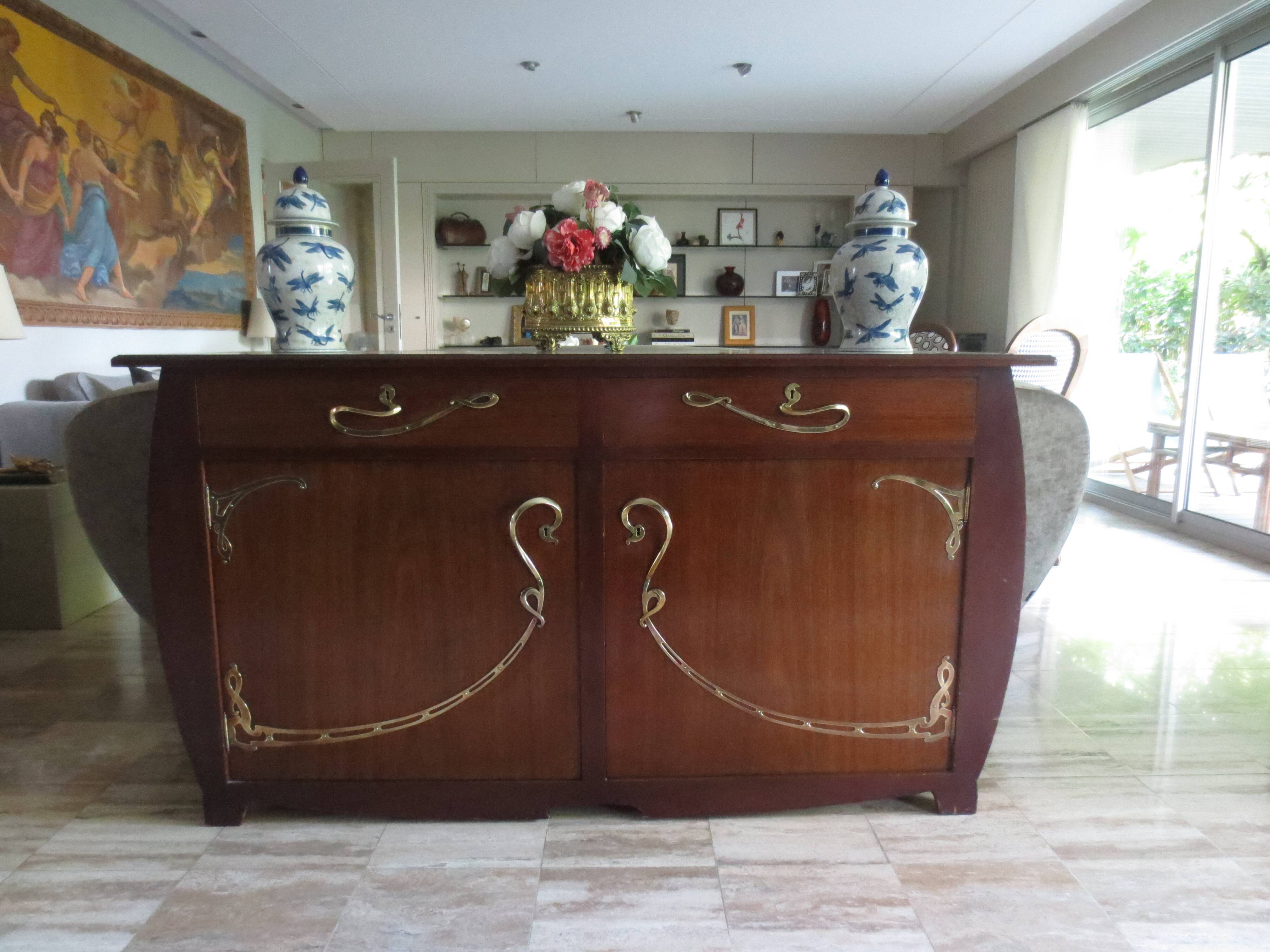 Buffet Art nouveau dans le gout de Victor Horta