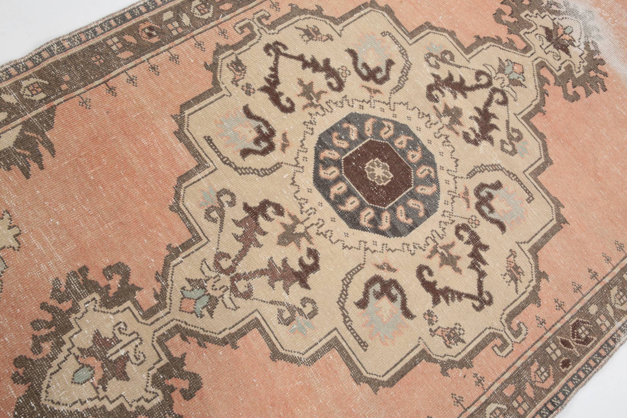 5x8 Vintge Peach & Brown Persian Vintage Rug, 140x247Cm
