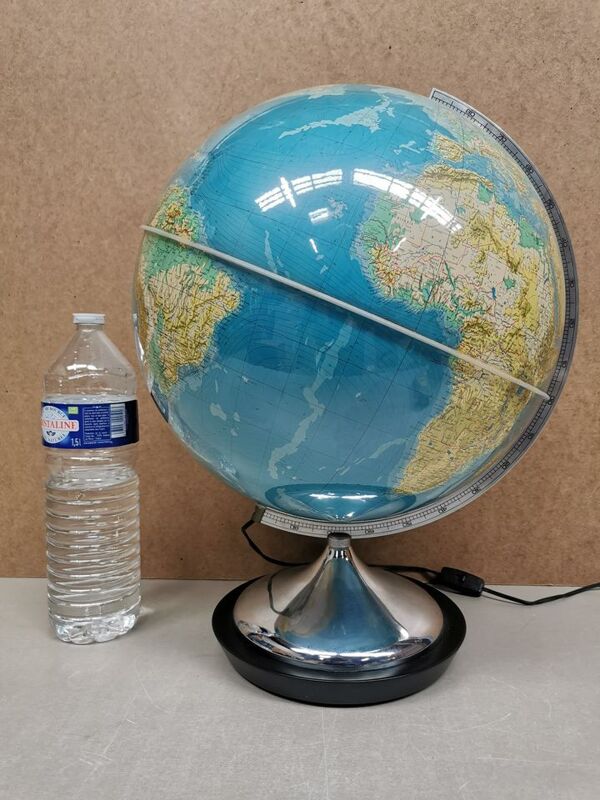 Beau Globe terrestre vintage lumineux , veilleuse lampe pied chromé 70's